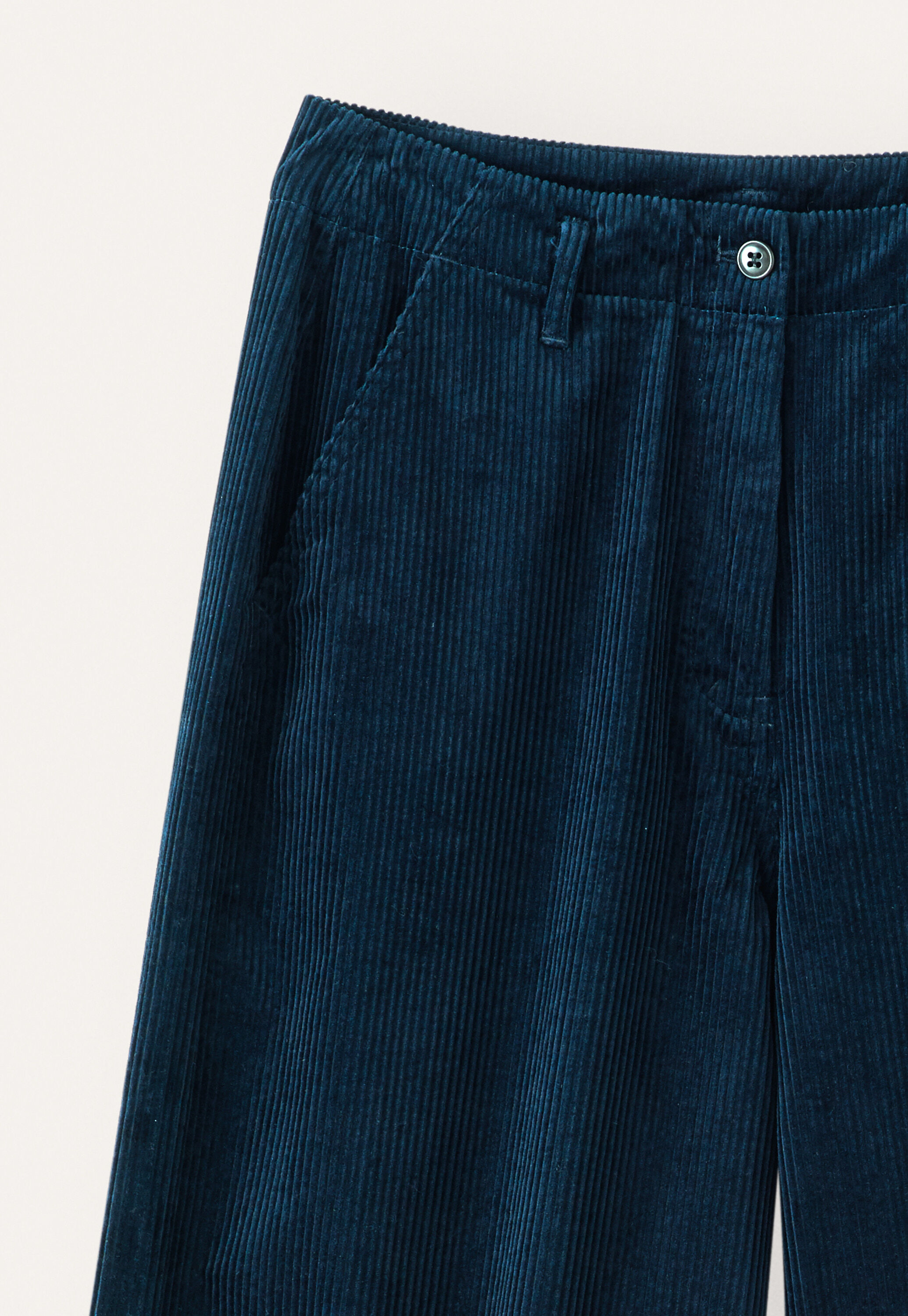 Straight-leg trousers