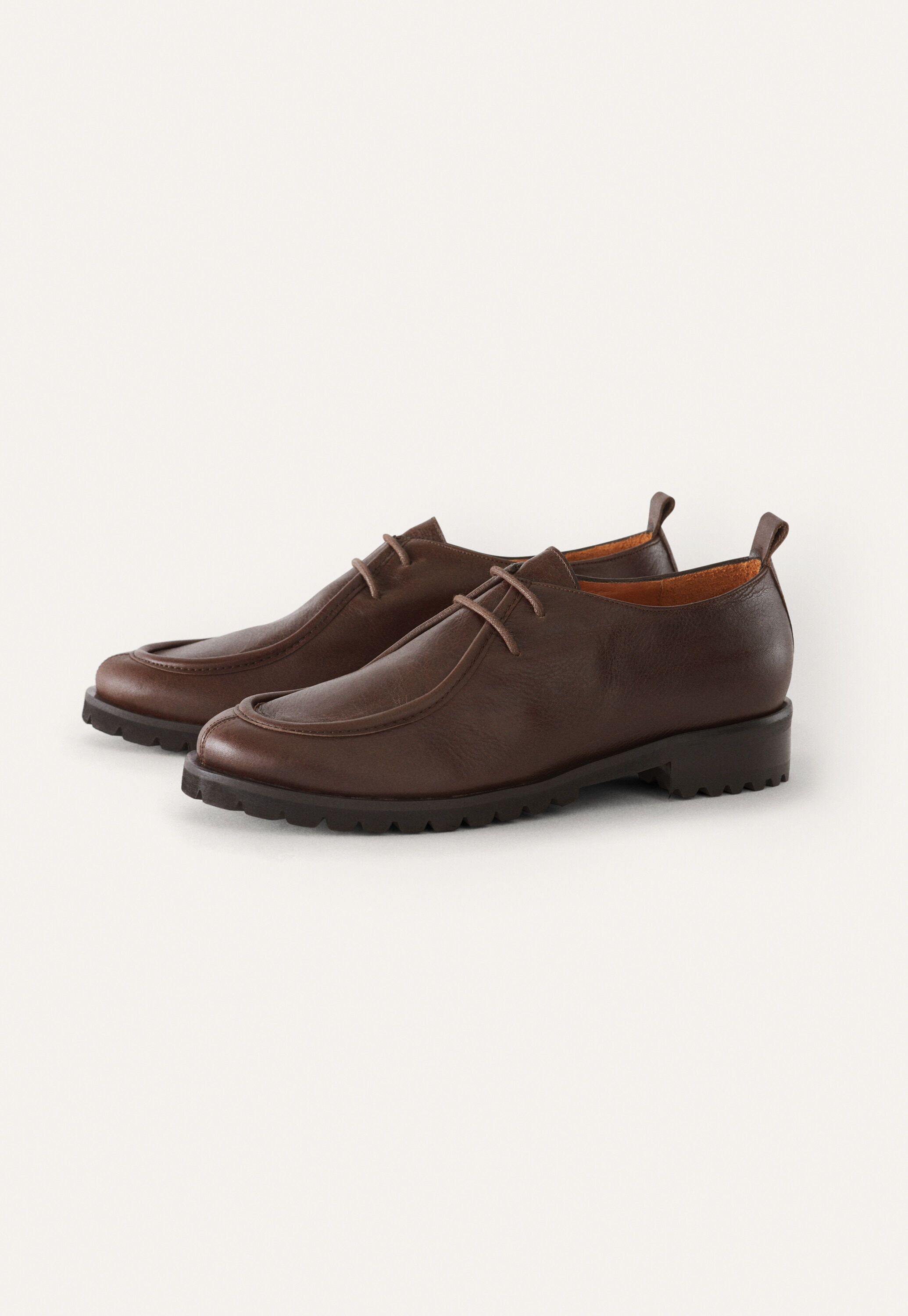 Lace-up shoes