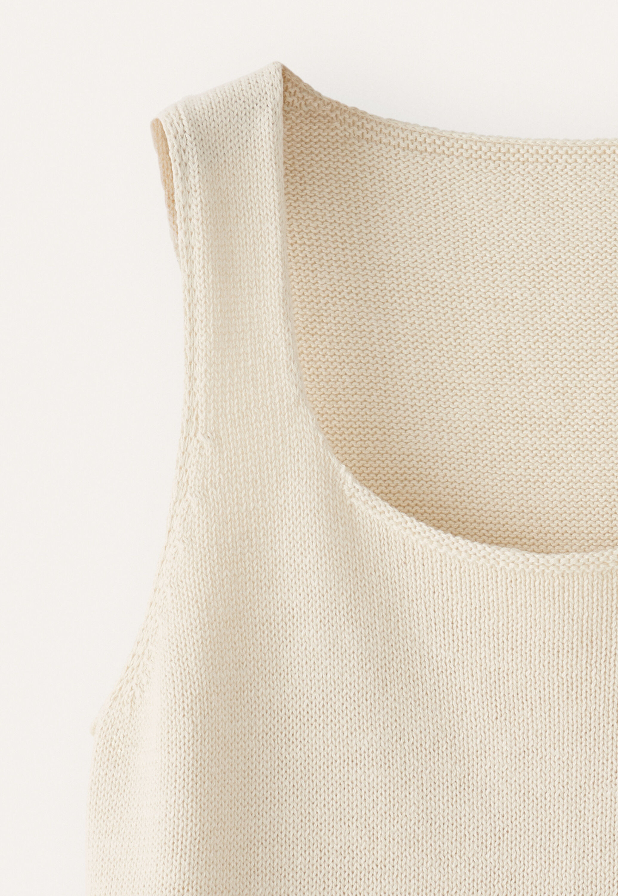 Knitted vest