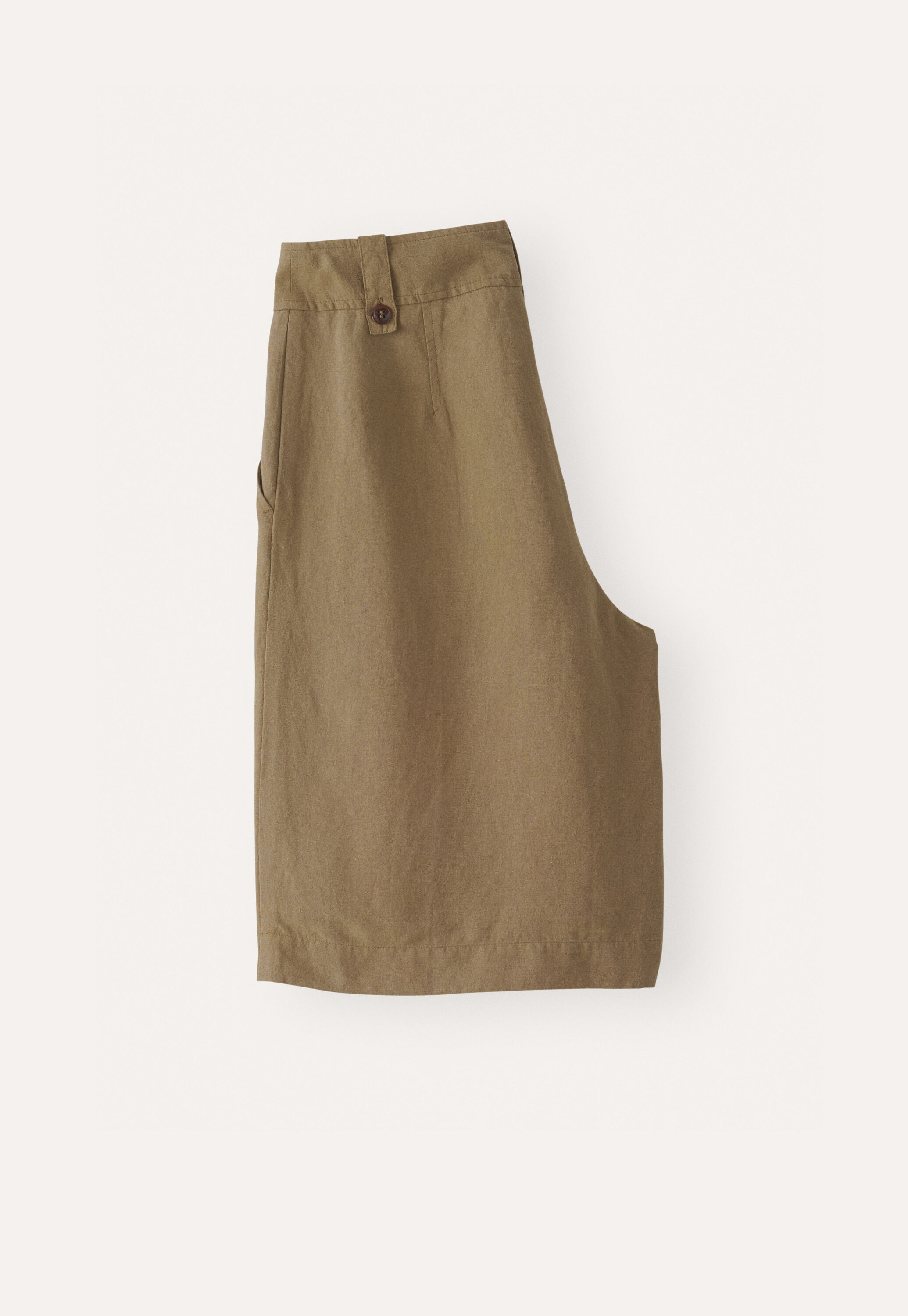 Pleat-front shorts