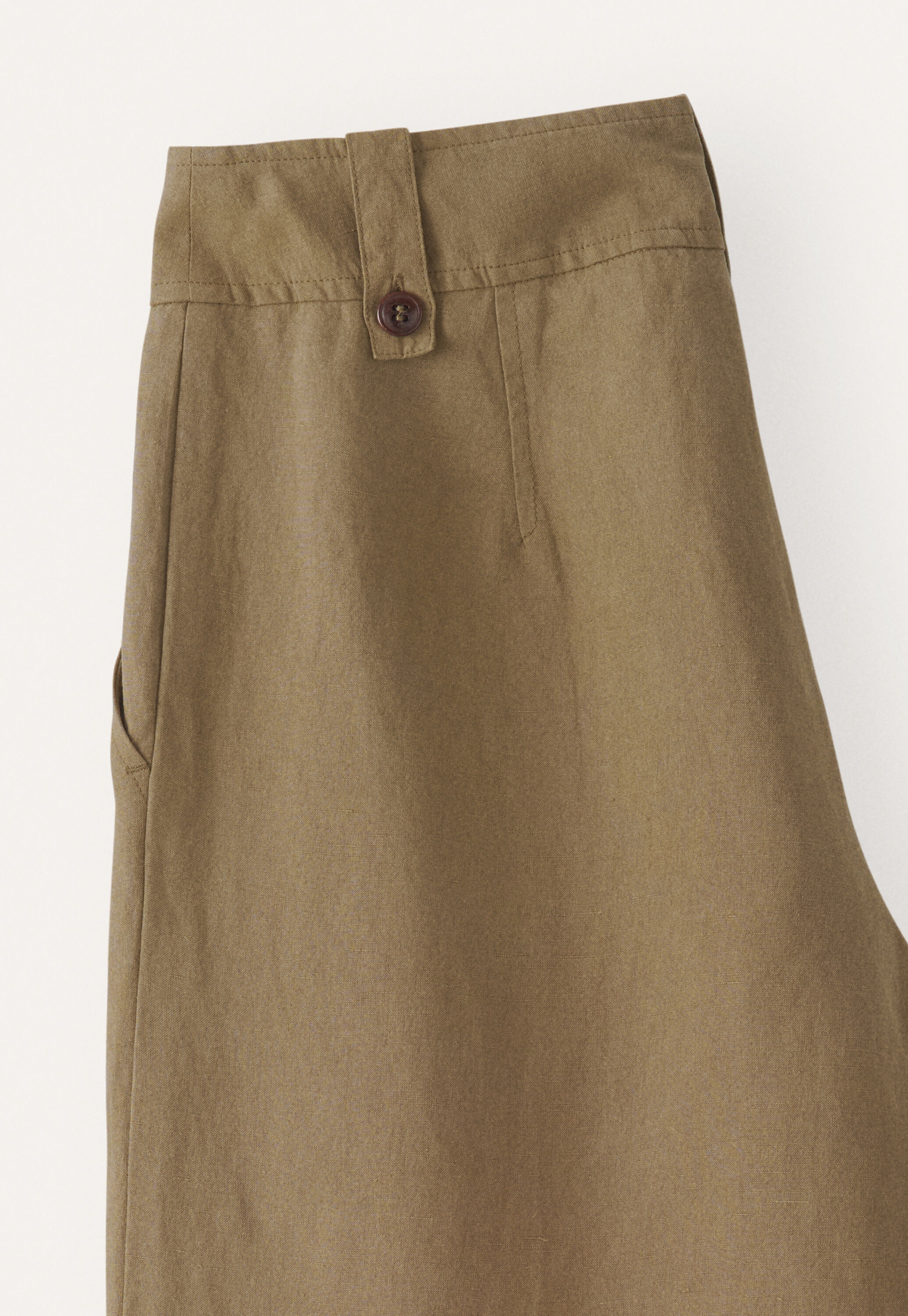 Pleat-front shorts