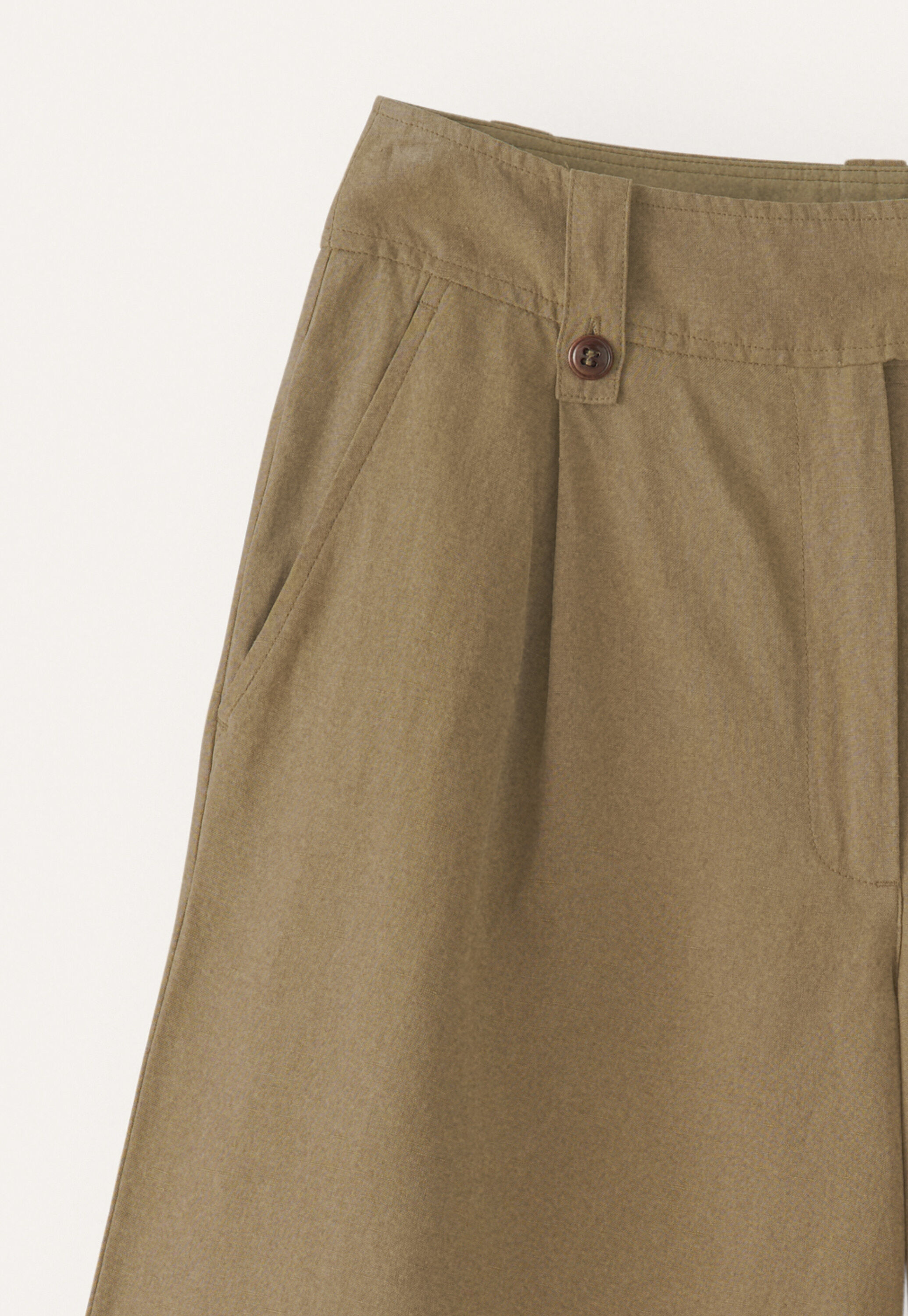 Pleat-front shorts