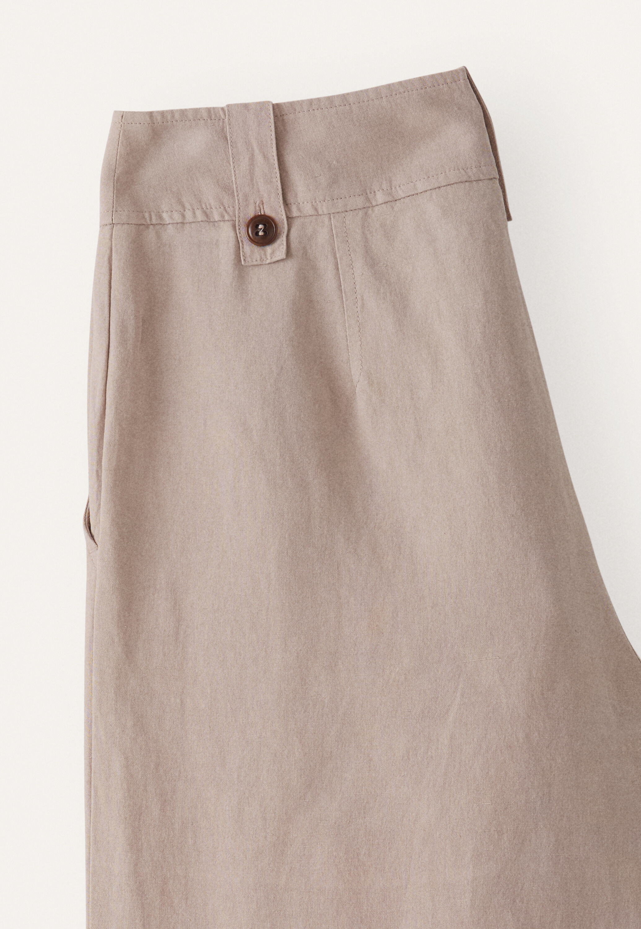 Pleat-front shorts