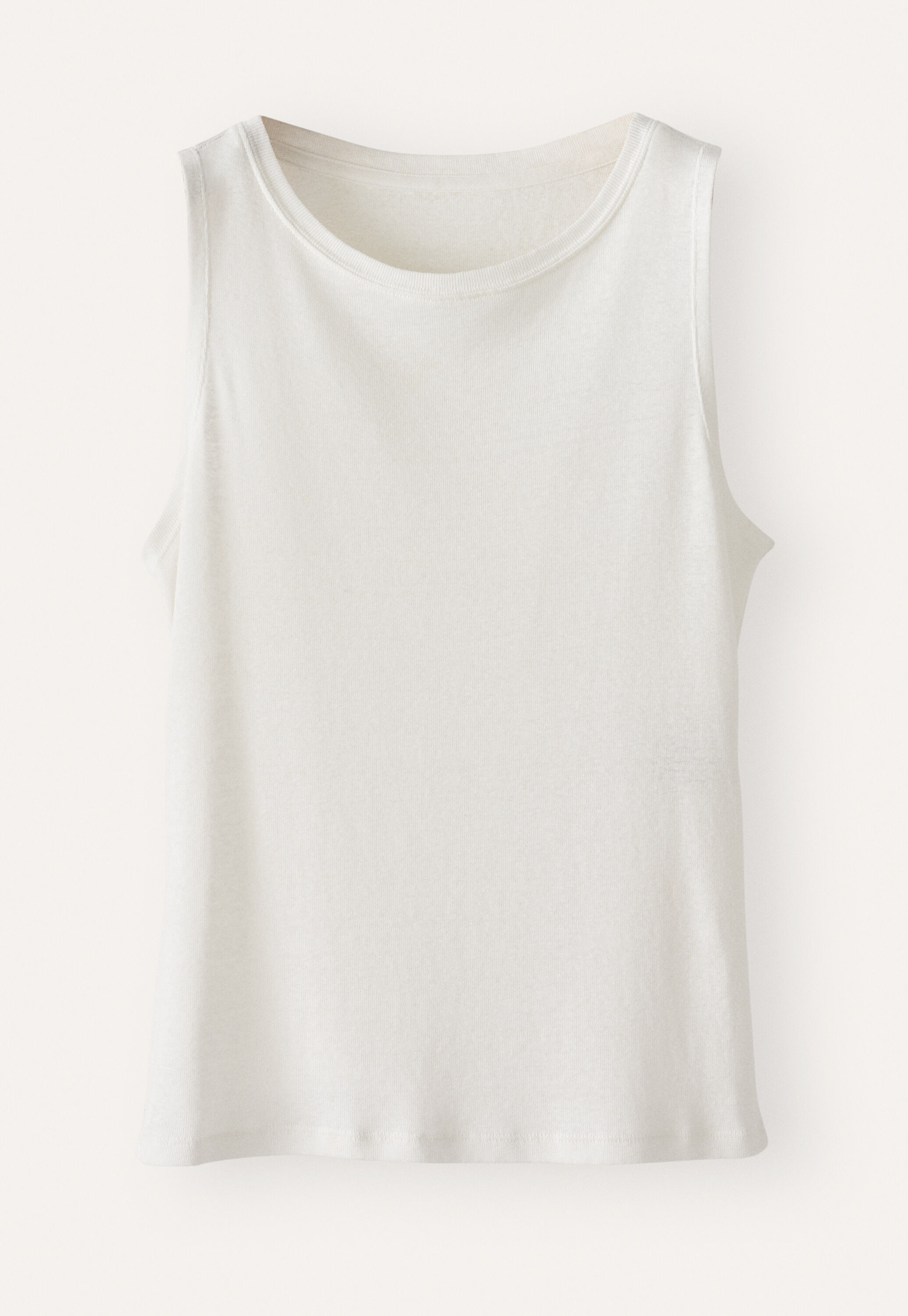 High-neck vest