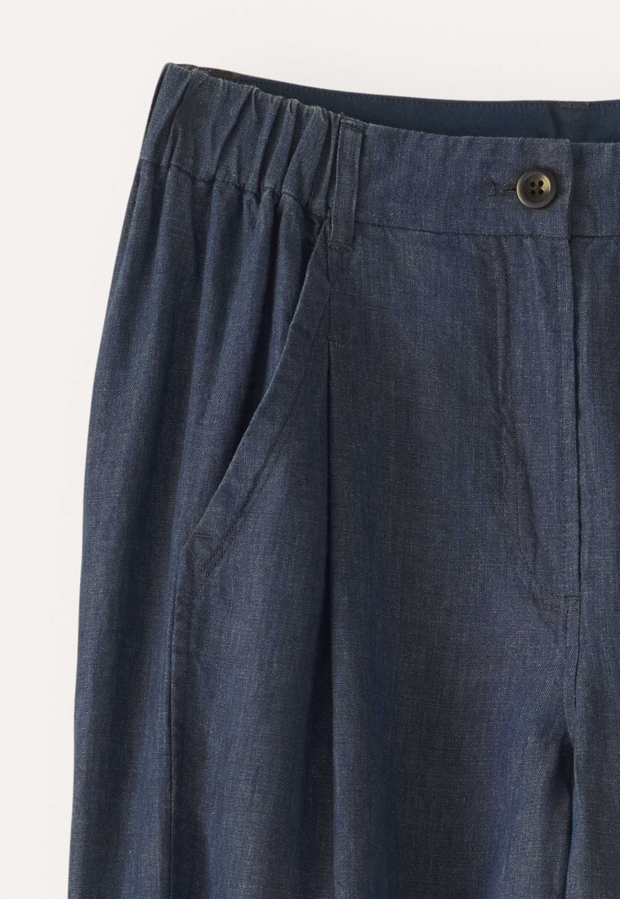 Cropped tapered trousers