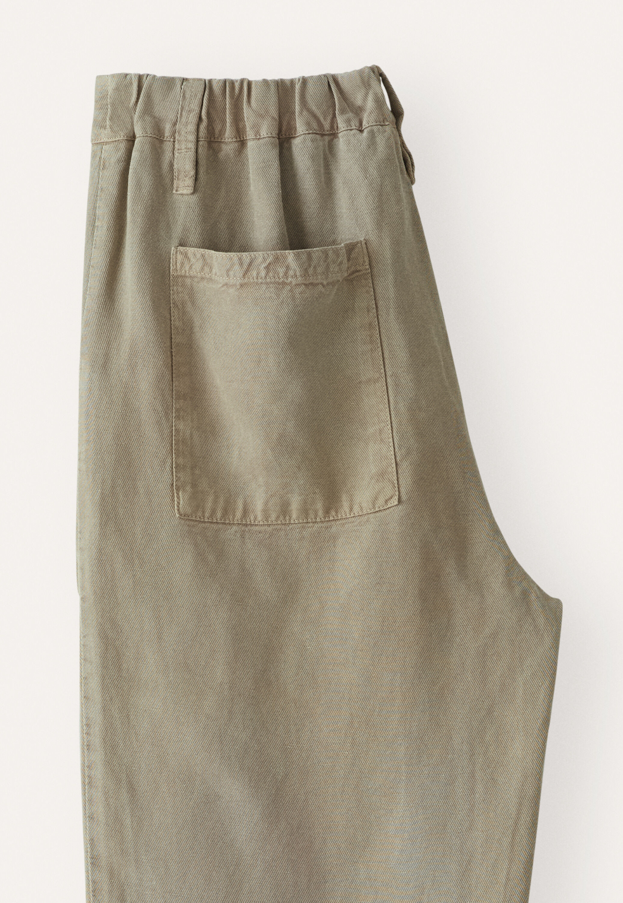 Tapered leg trousers