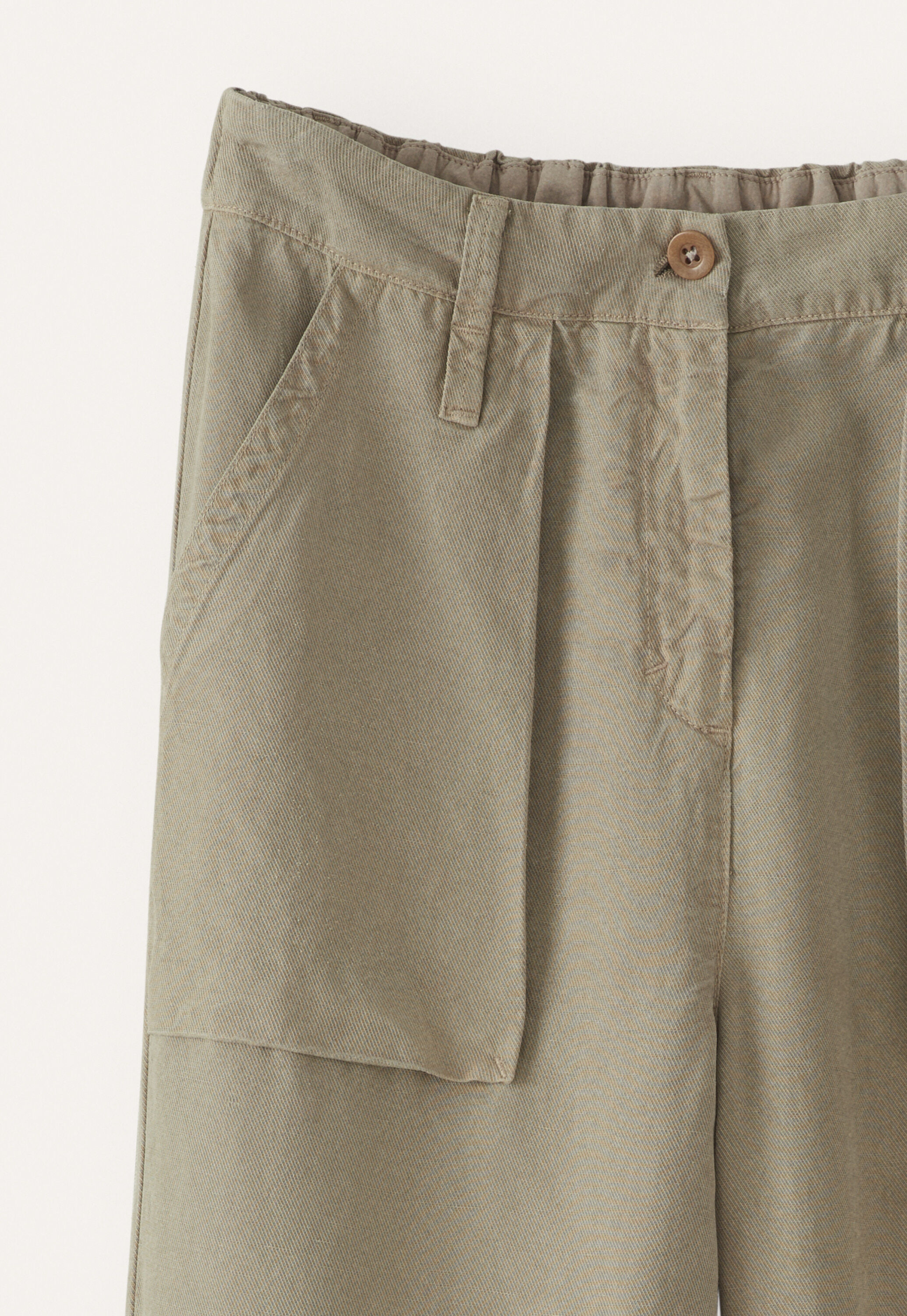 Tapered leg trousers