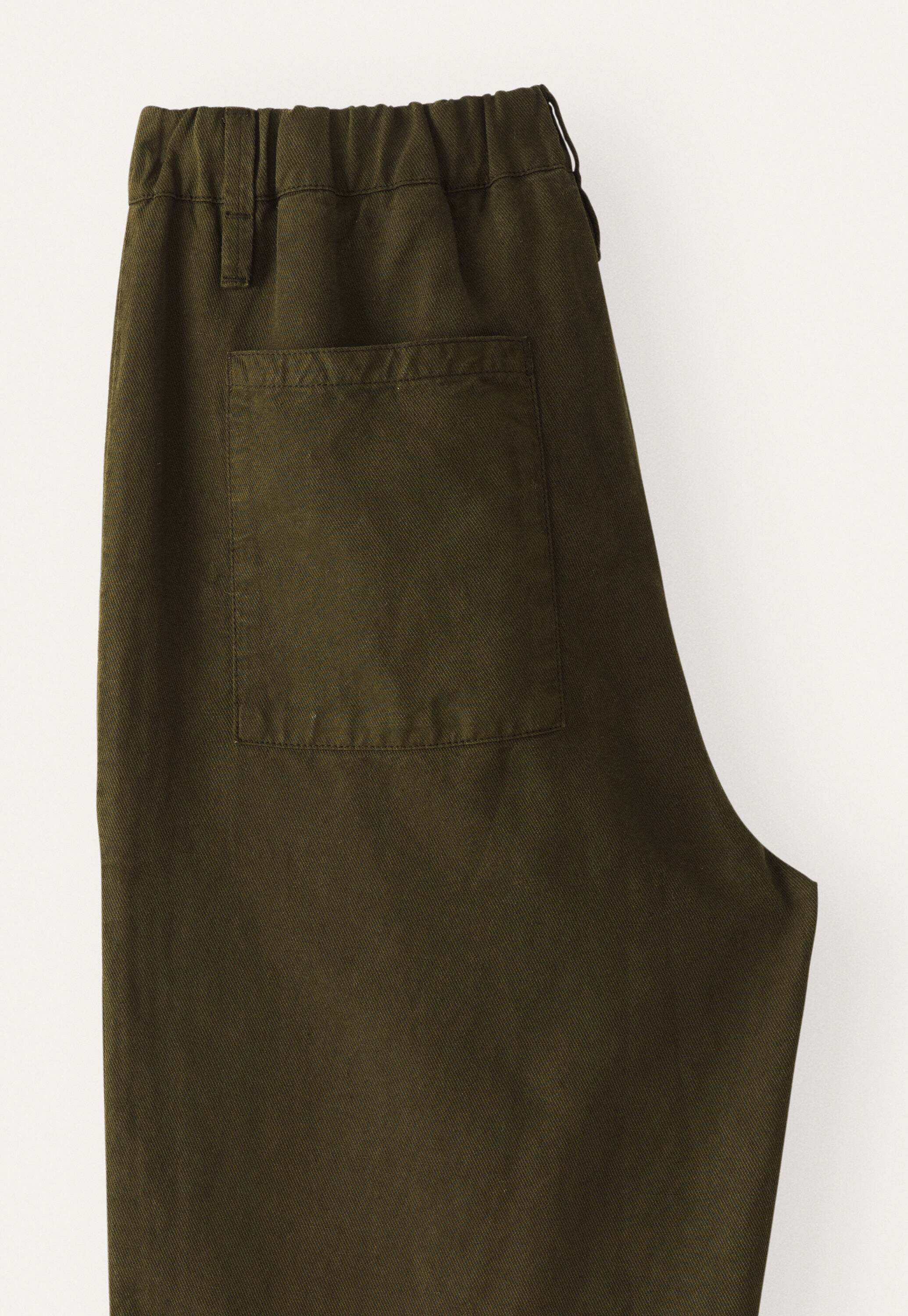 Tapered leg trousers
