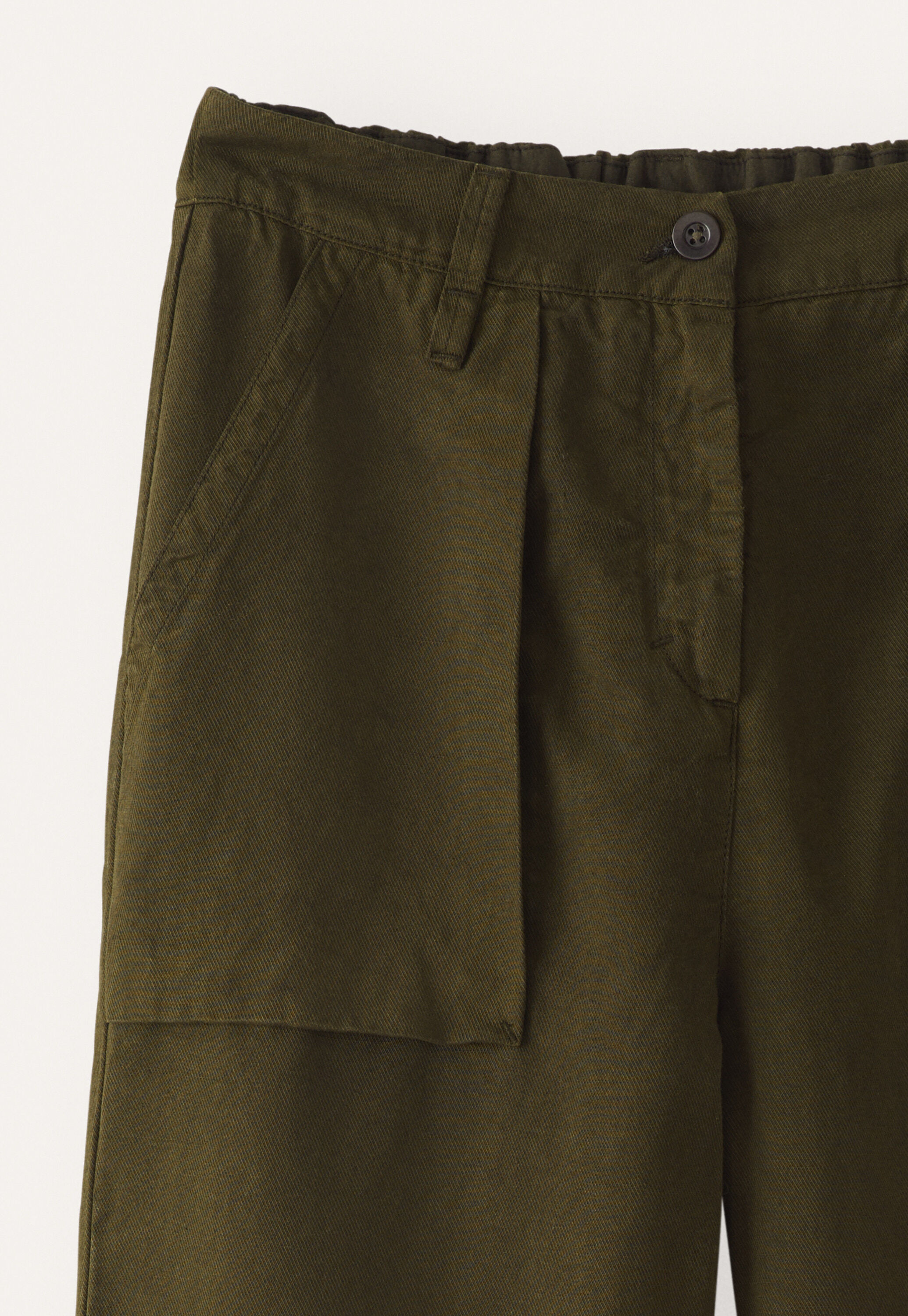 Tapered leg trousers