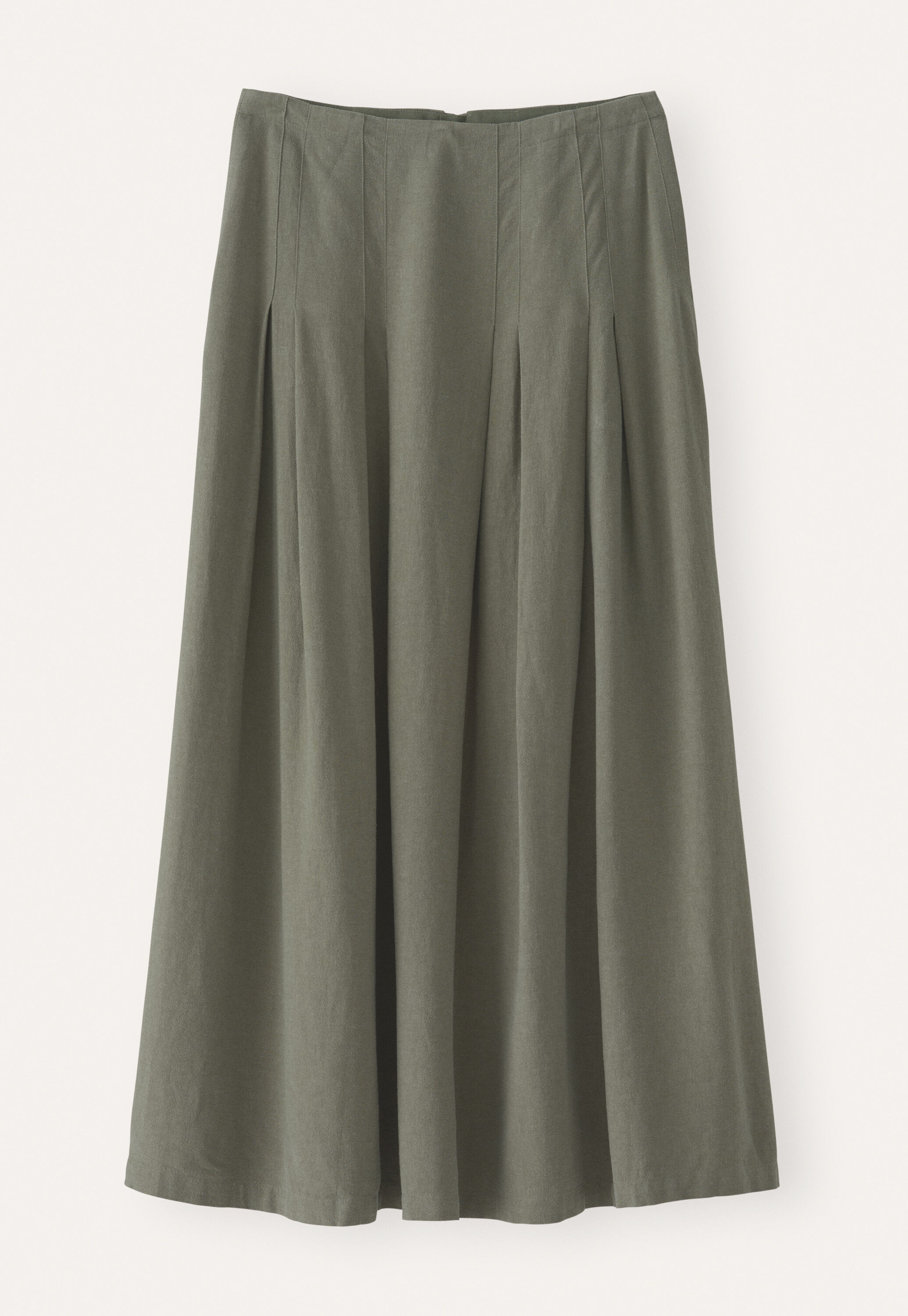 Long pleated skirt