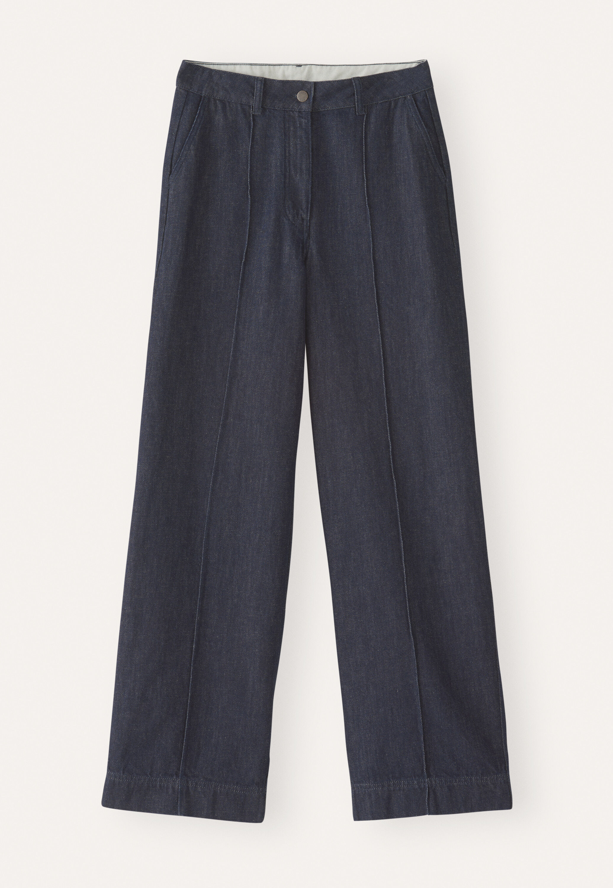 Tailored indigo jeans