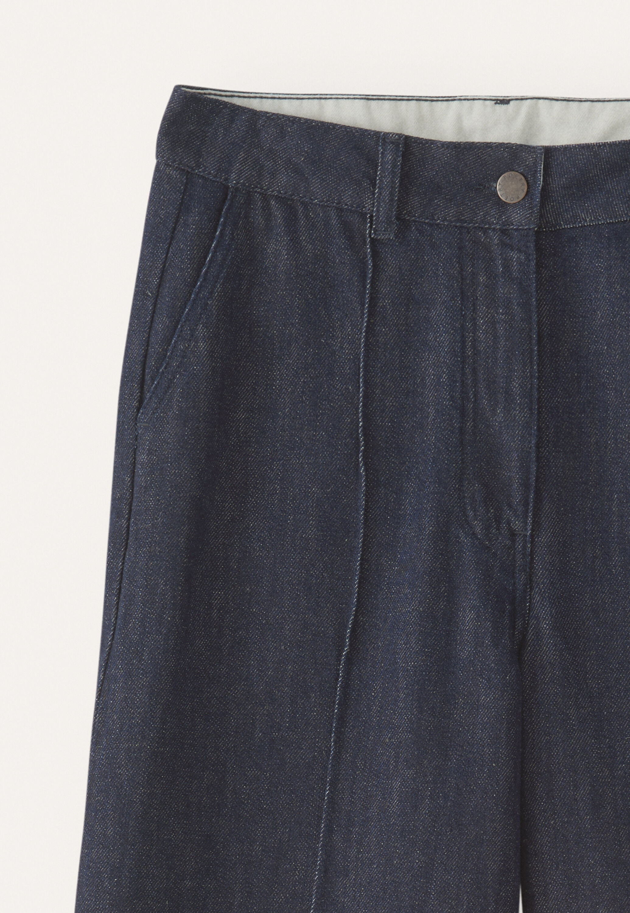 Tailored indigo jeans