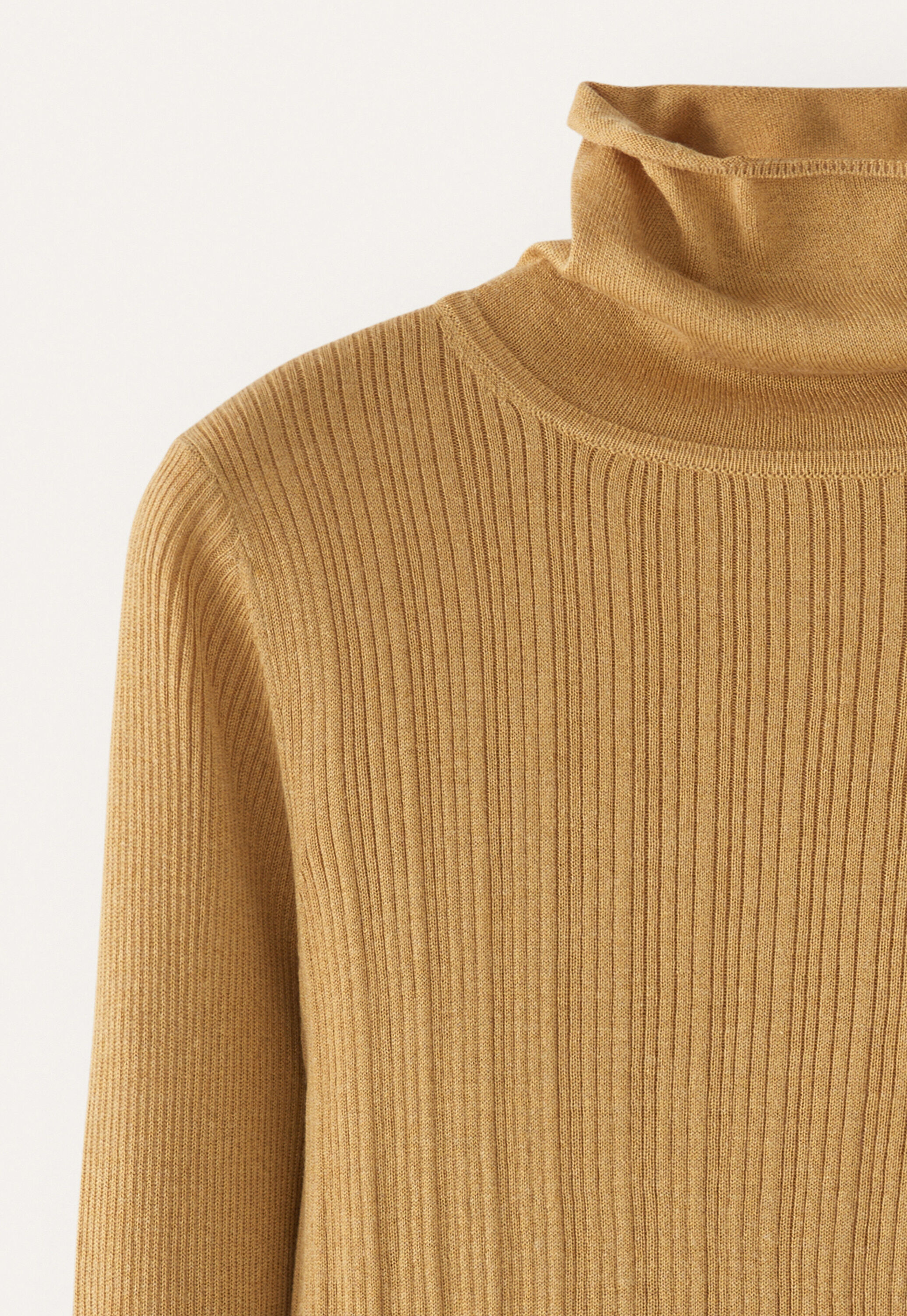 Ribbed sweater