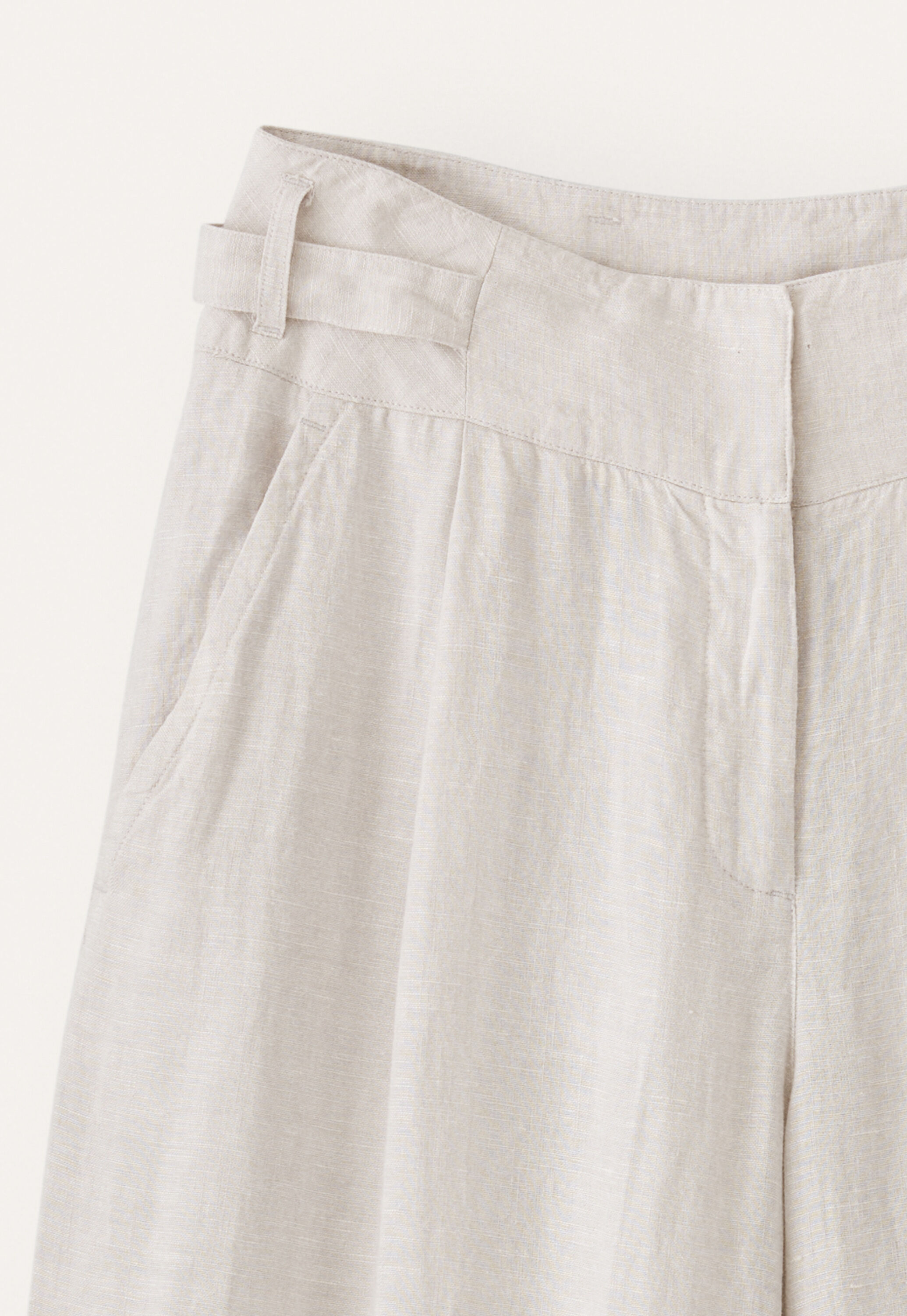 Wide-leg trousers