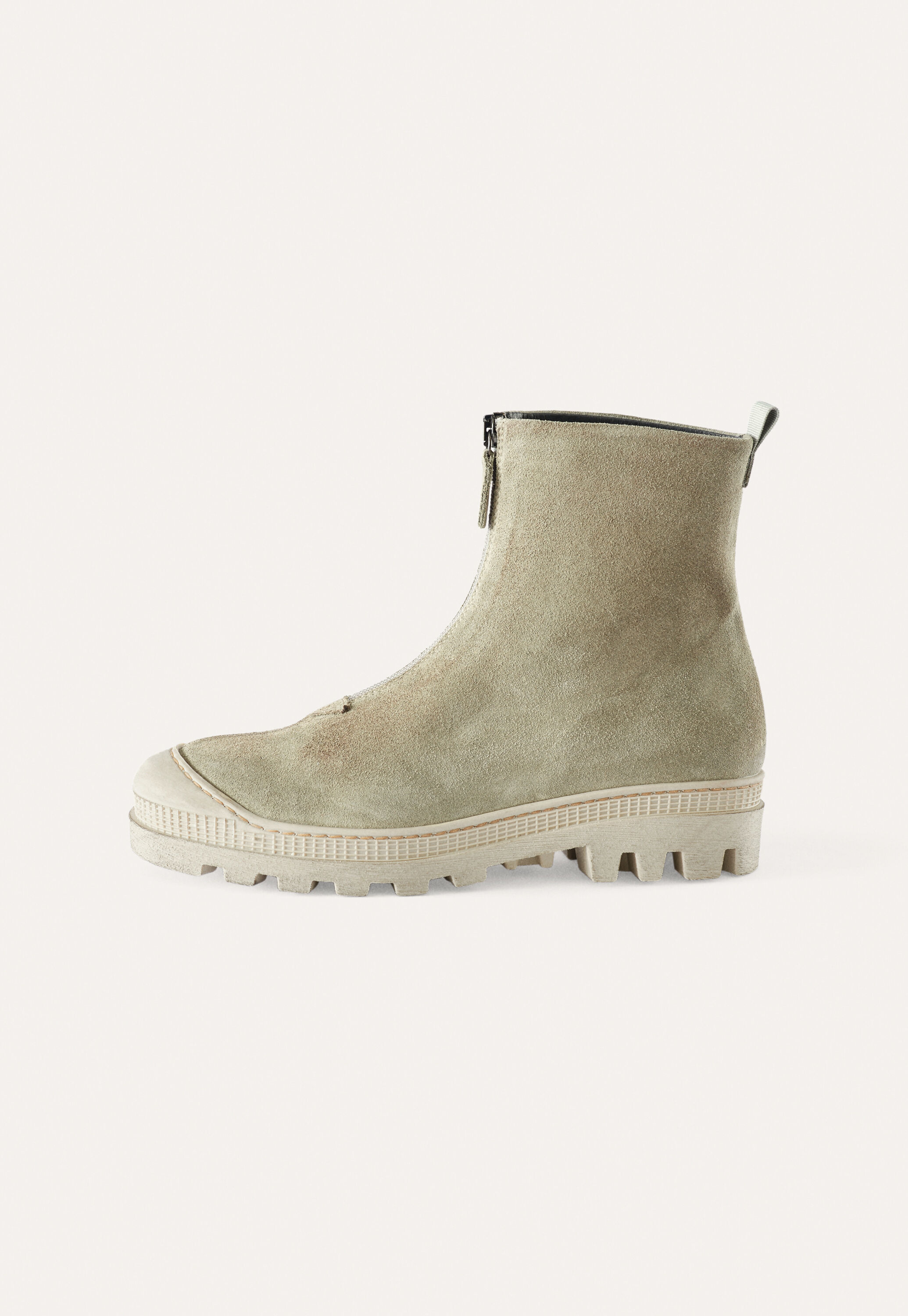 Zipped boots