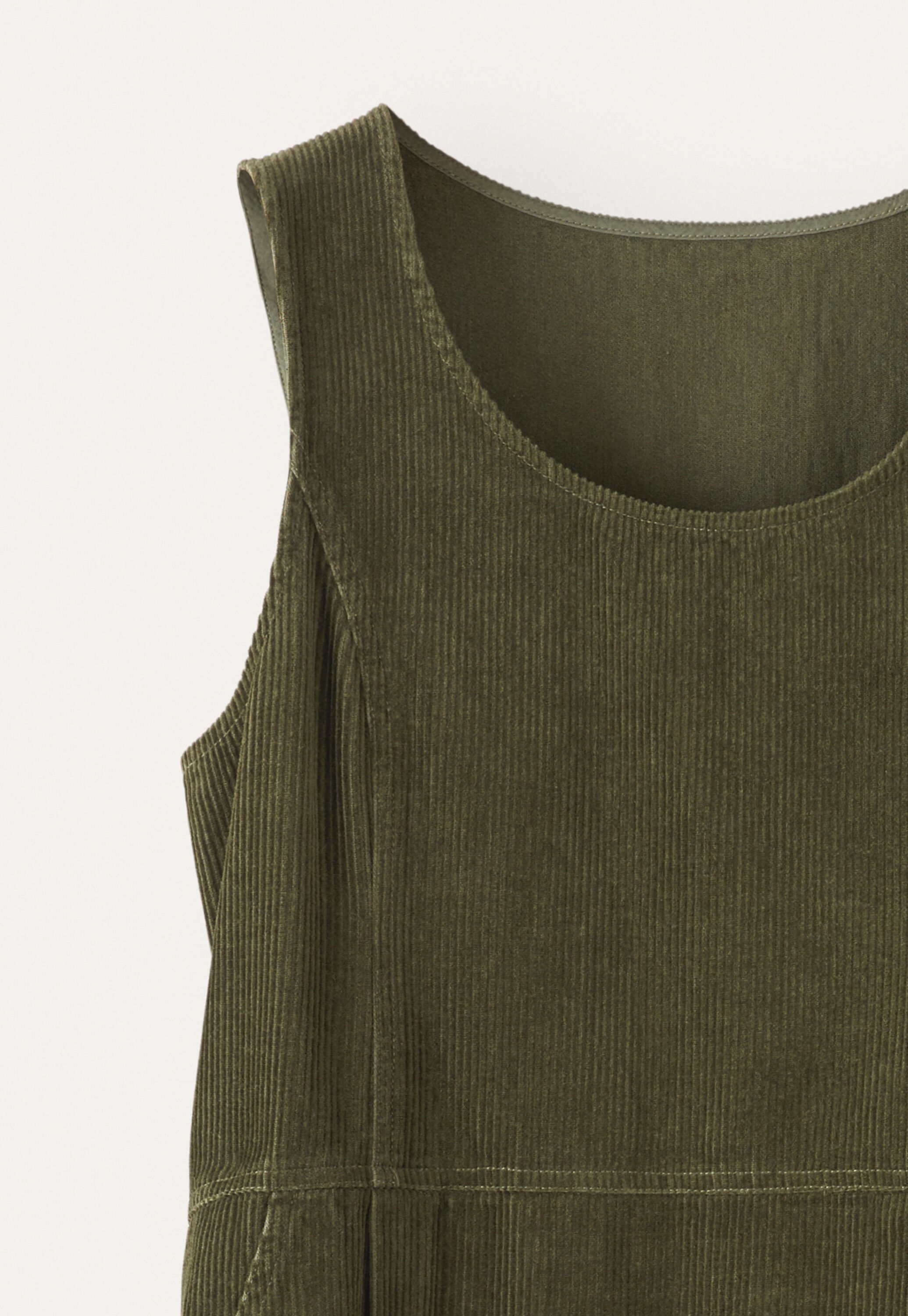 Sleeveless dress