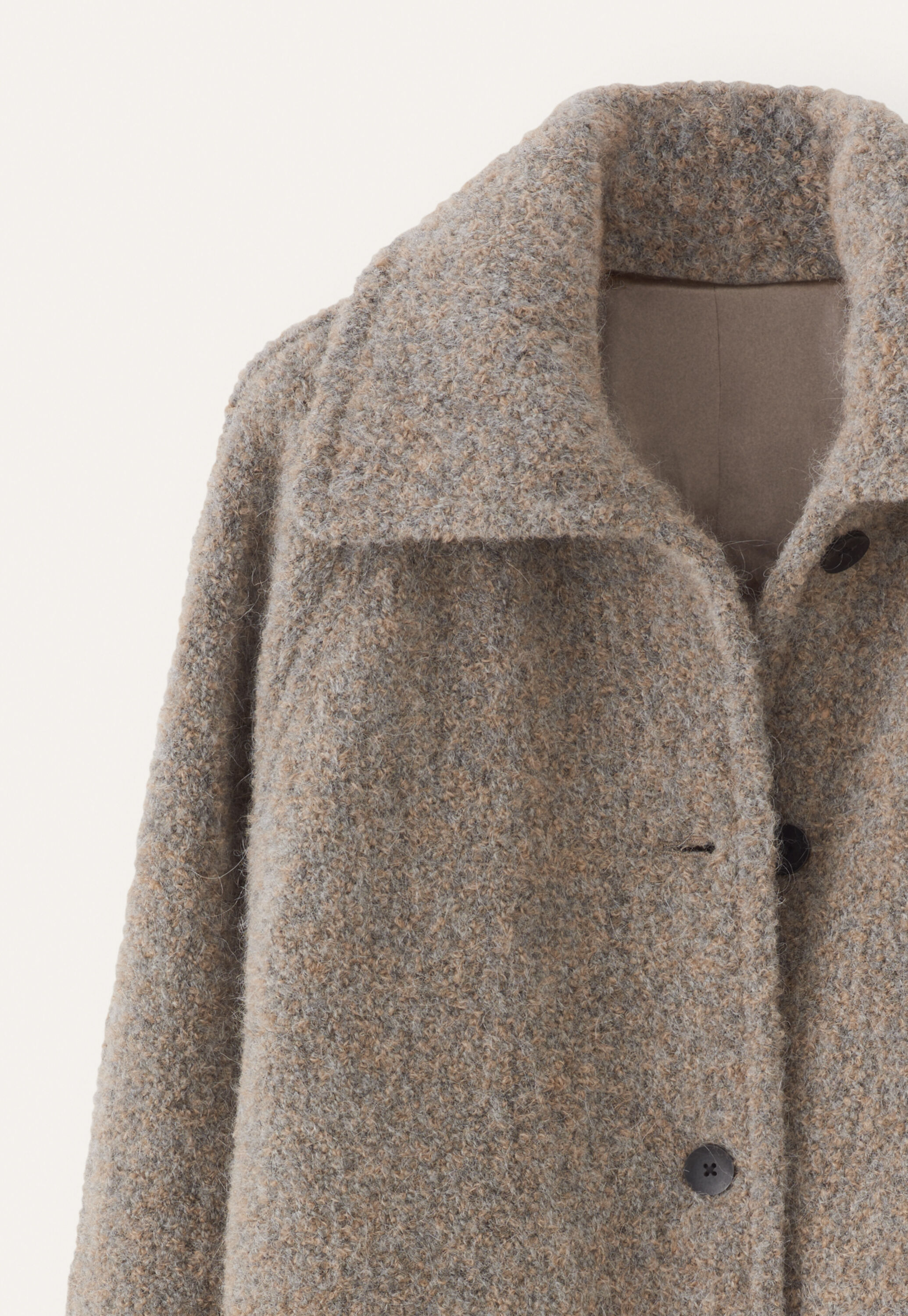Raglan-sleeve coat