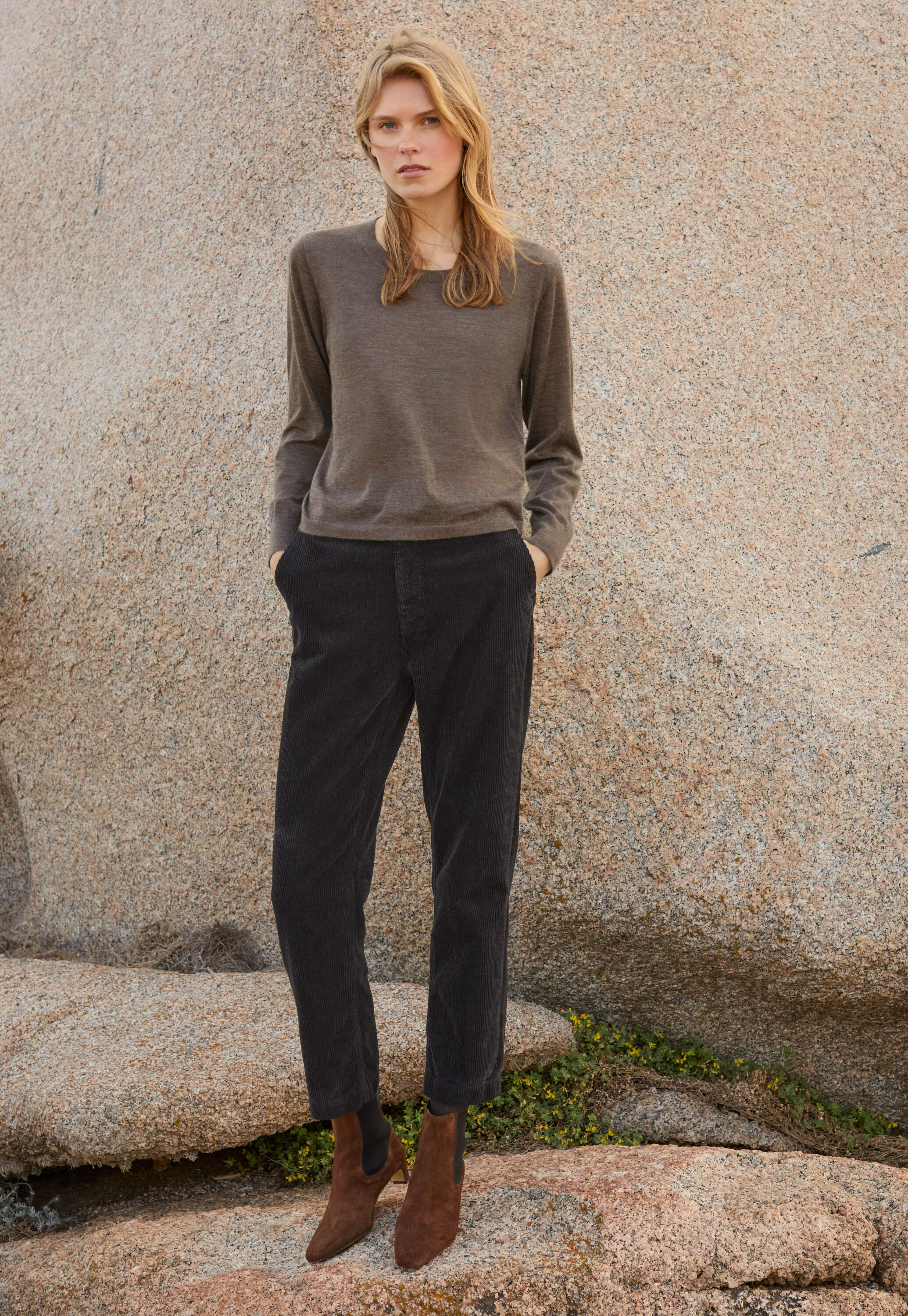 Slim cropped trousers