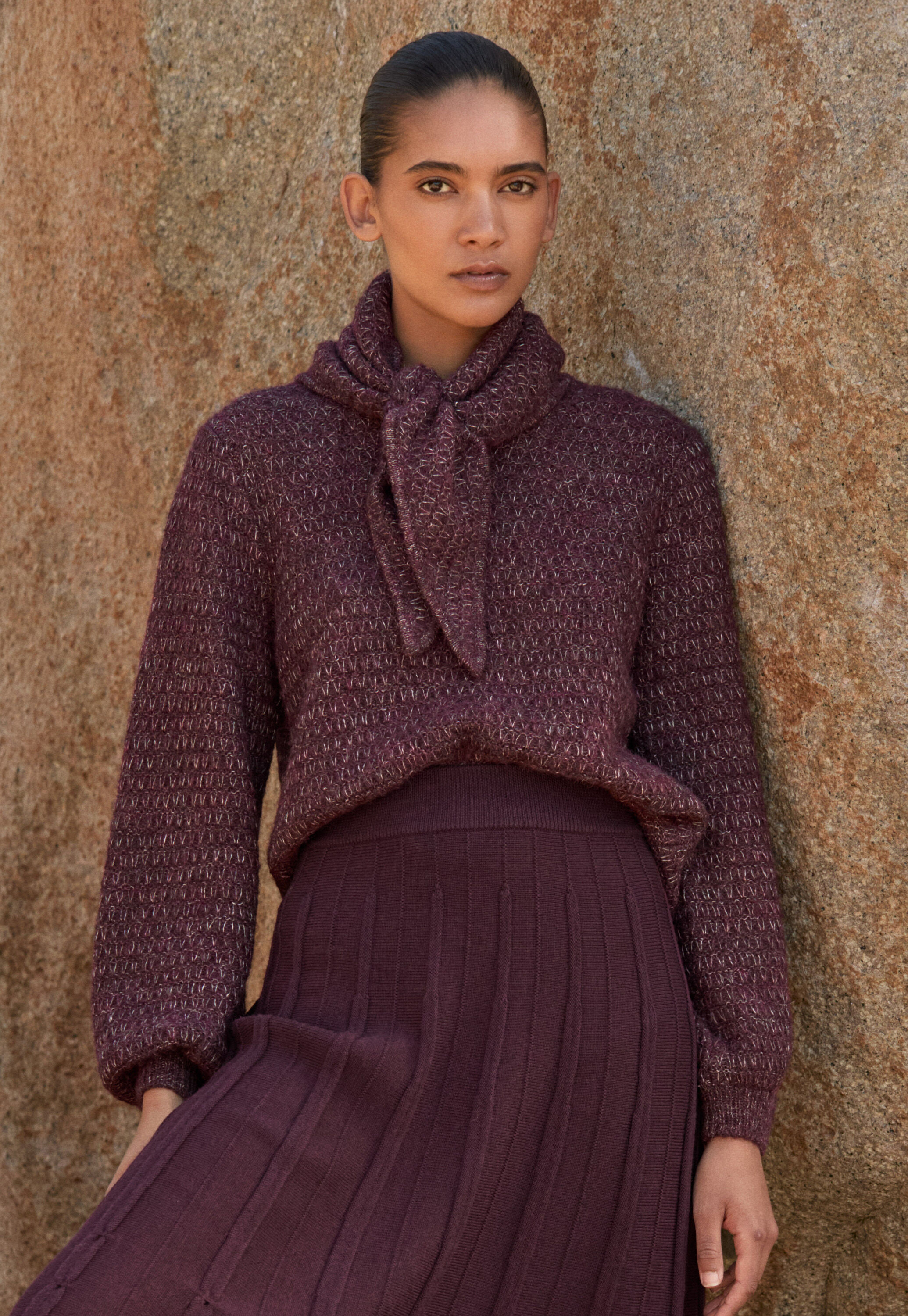 Triangle tuck-stitch scarf, Dark plum, large