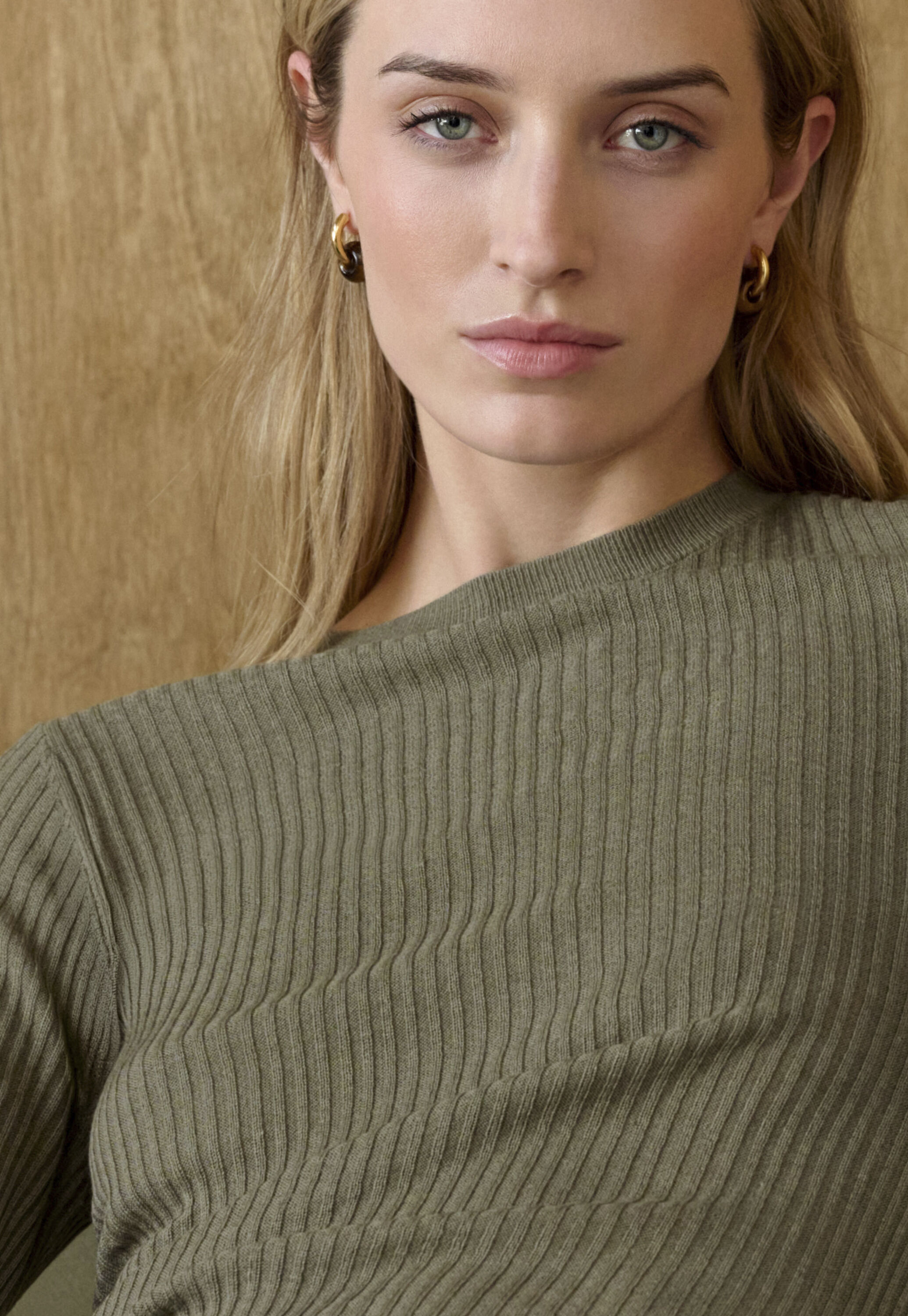 Raglan-sleeve blouse