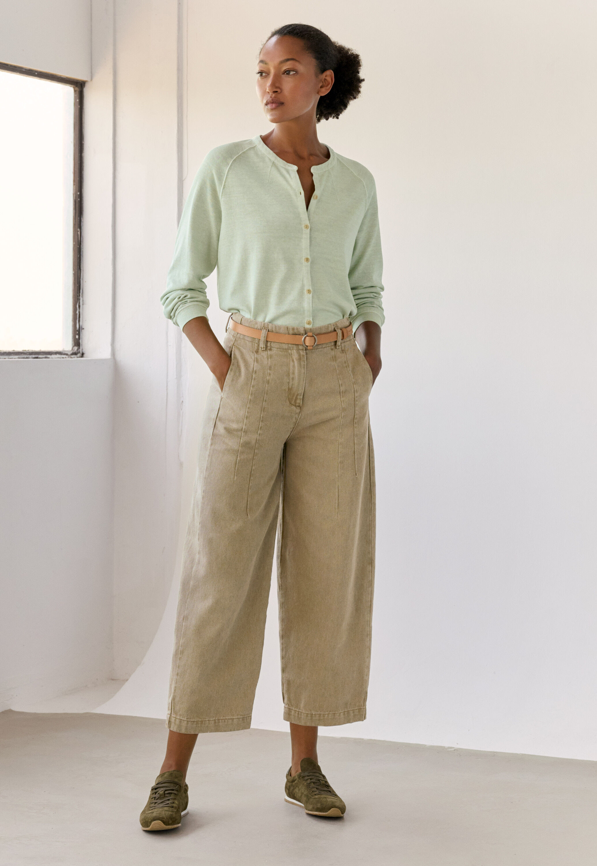 Denim darted jeans