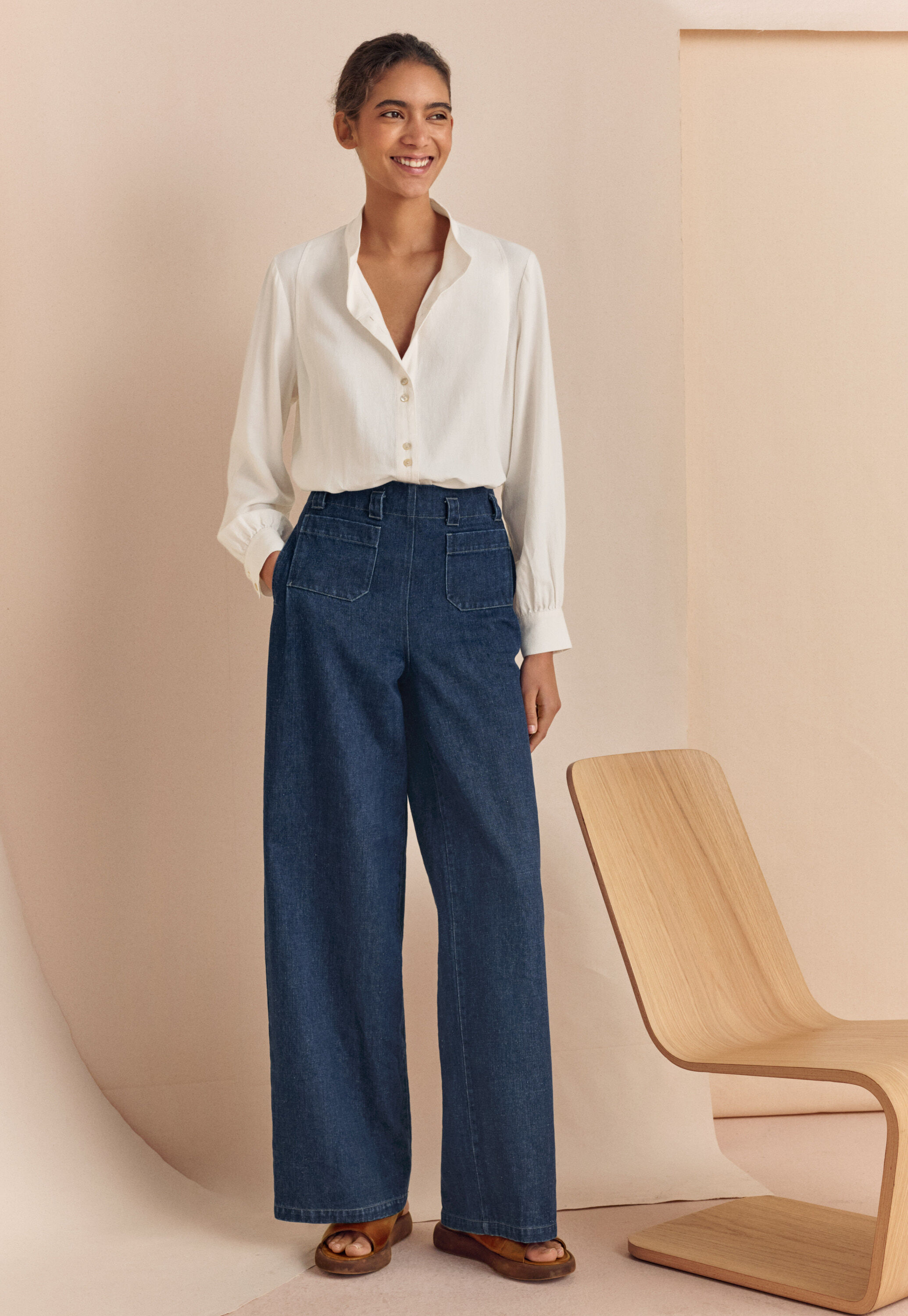 Wide-leg trousers