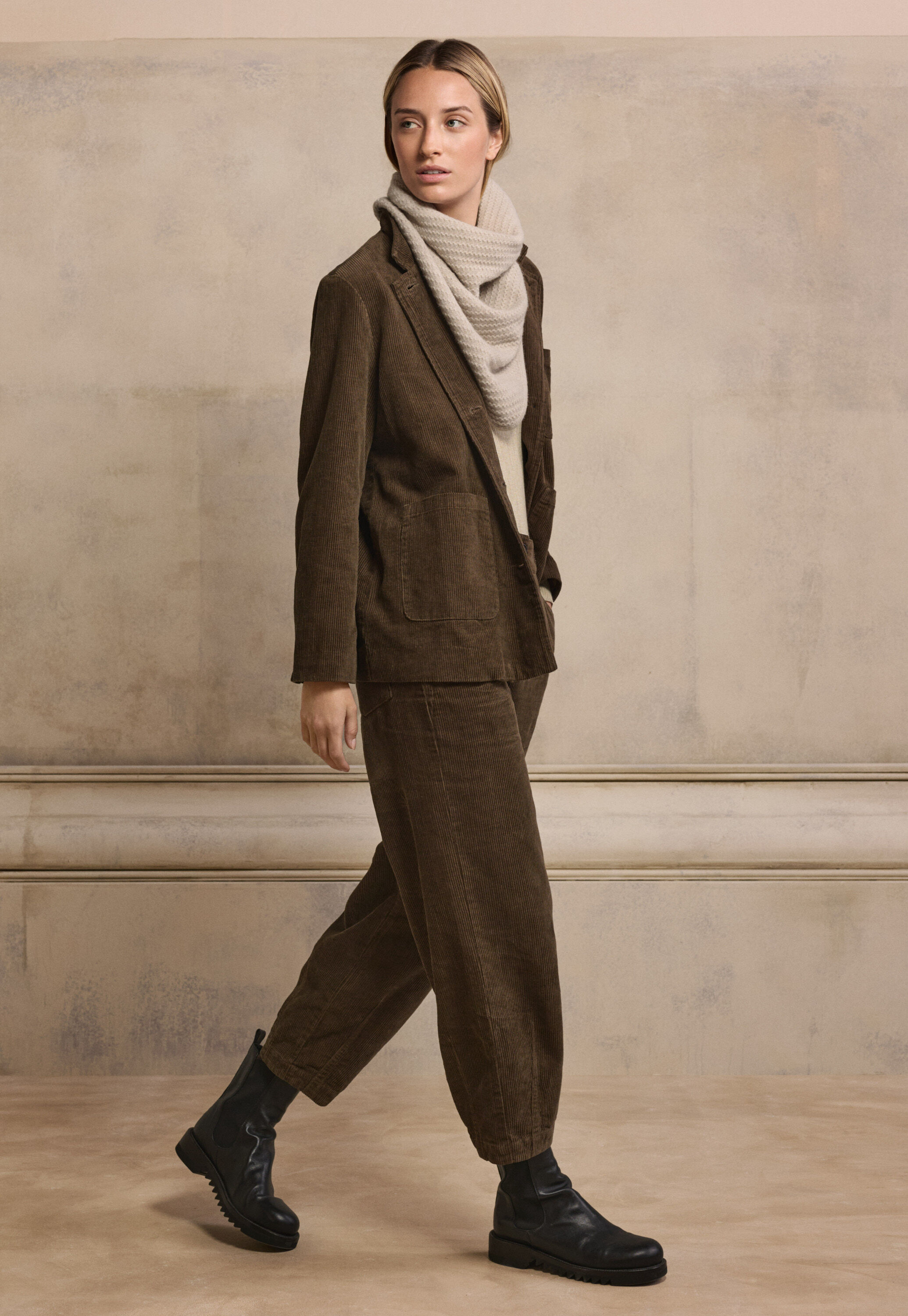 Straight-leg cord trouser