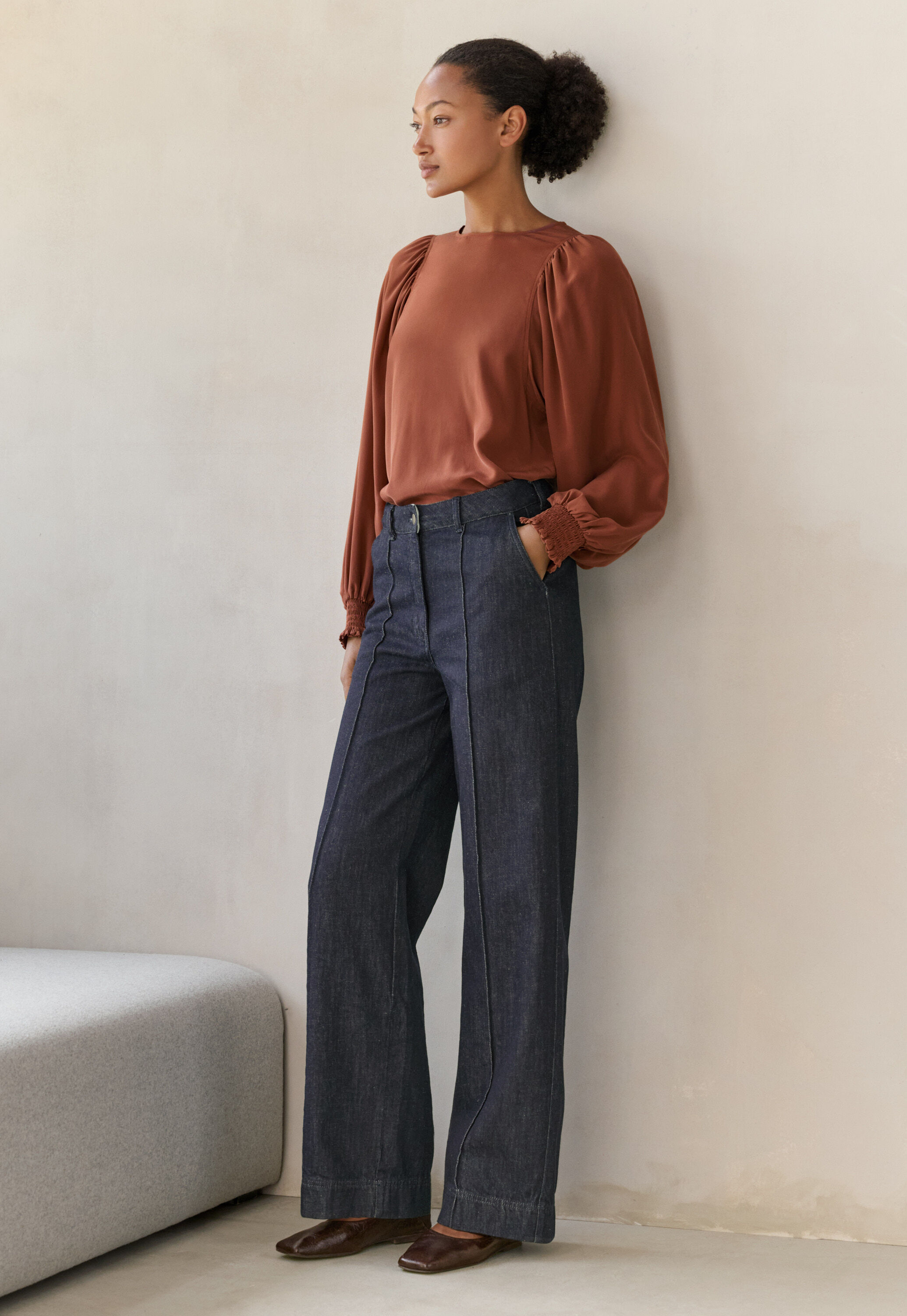 Gathered-sleeve blouse