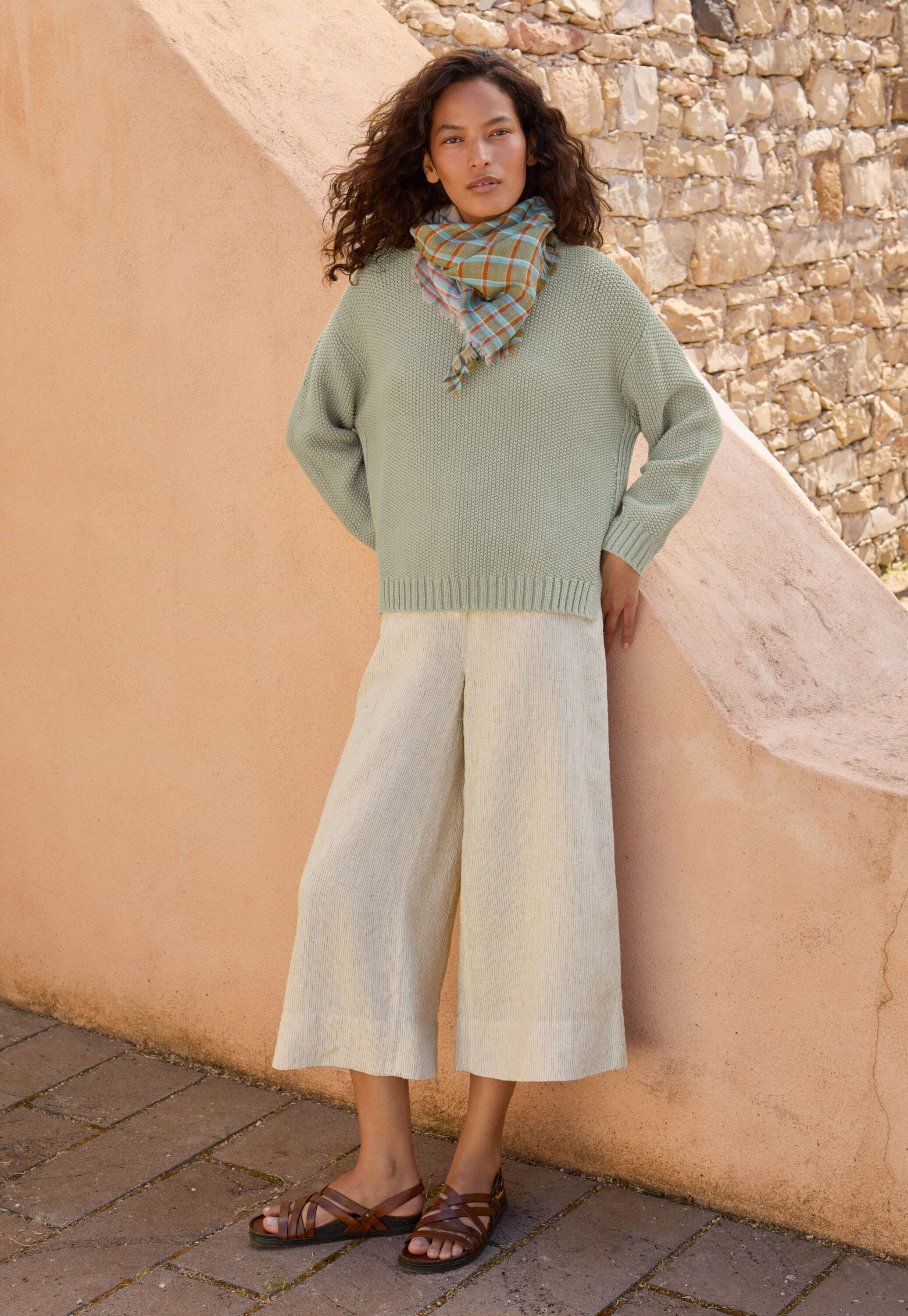 Wide & cropped trousers