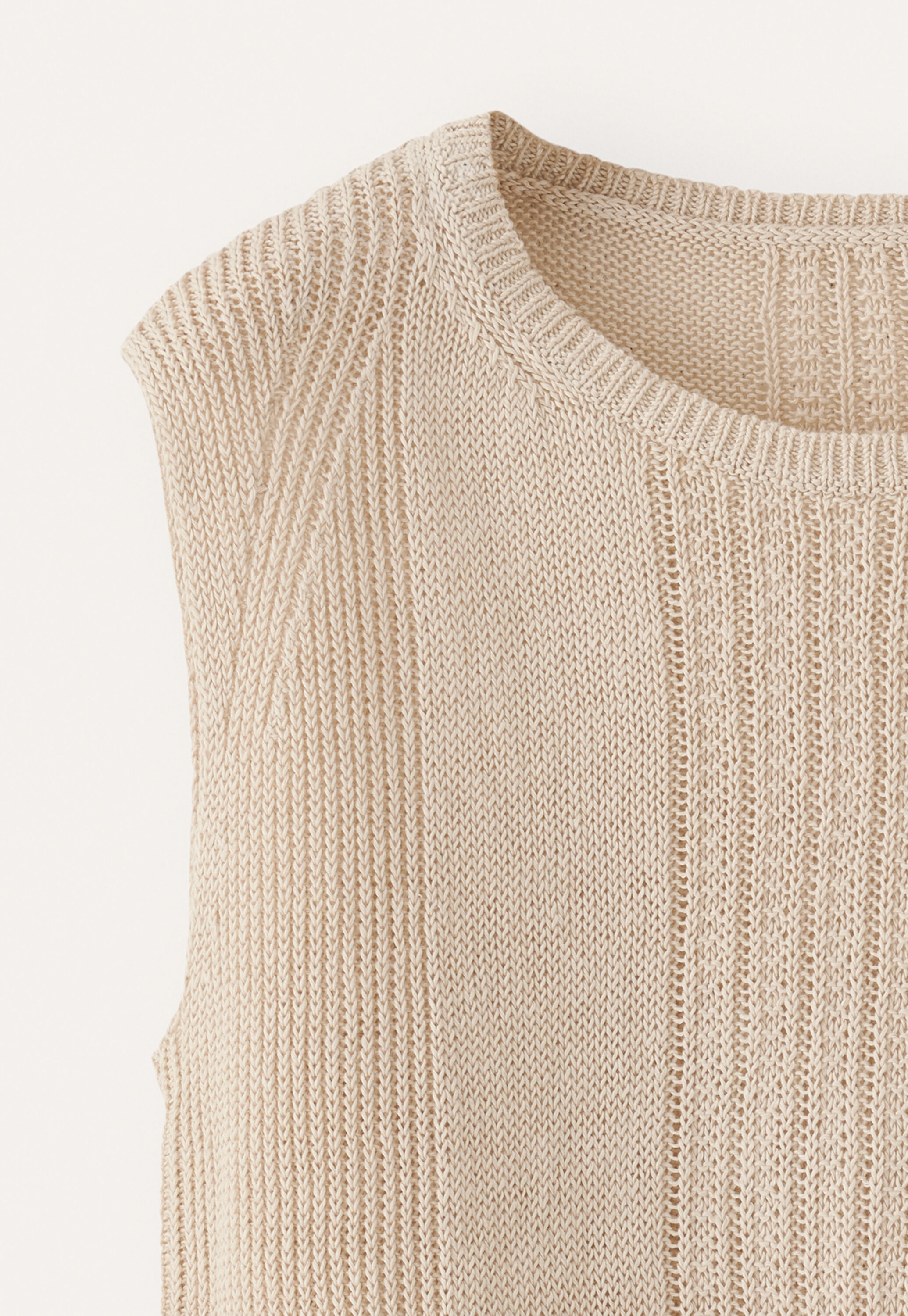 Sleeveless sweater