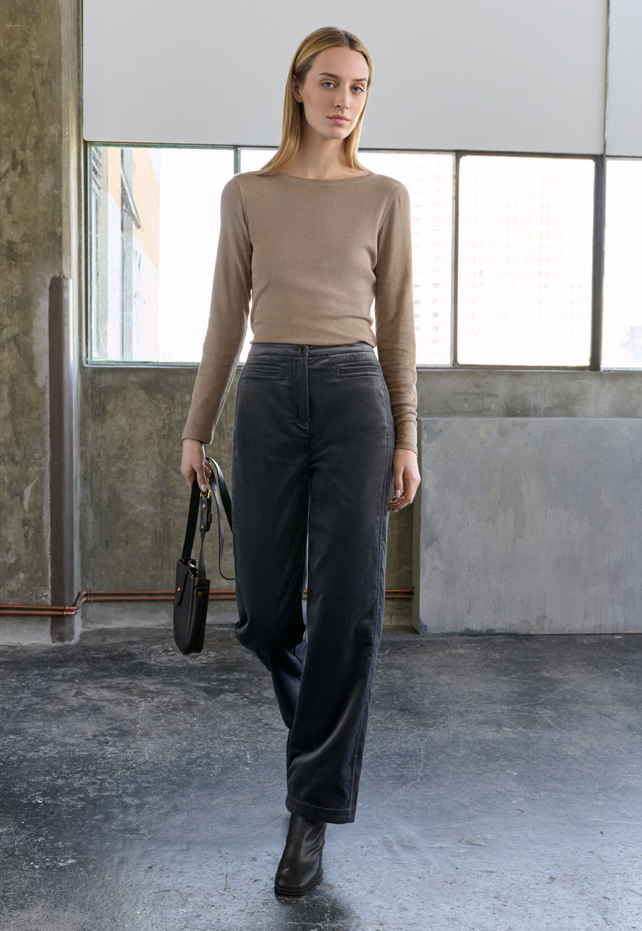 Straight-leg trousers