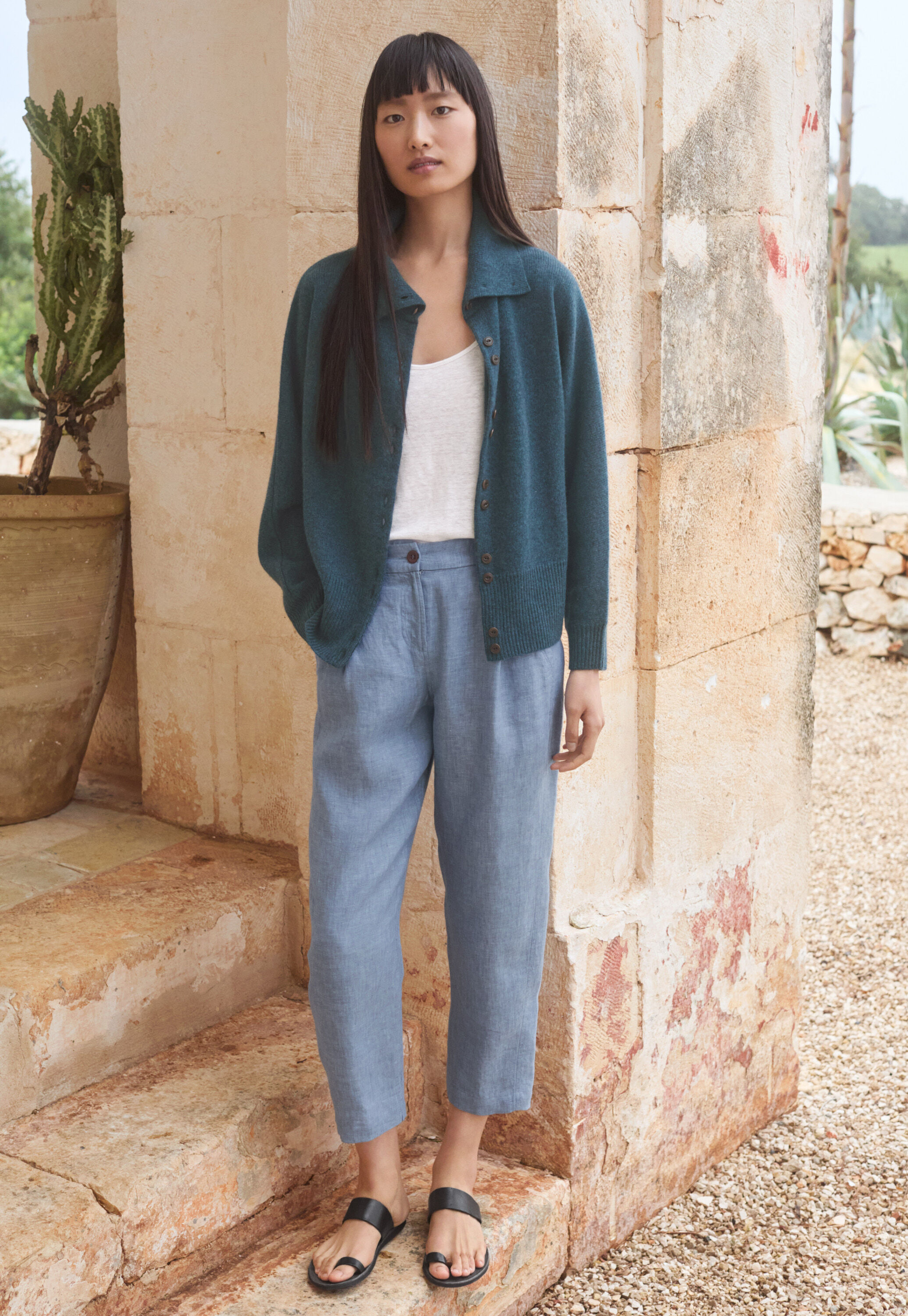 Cropped tapered trousers
