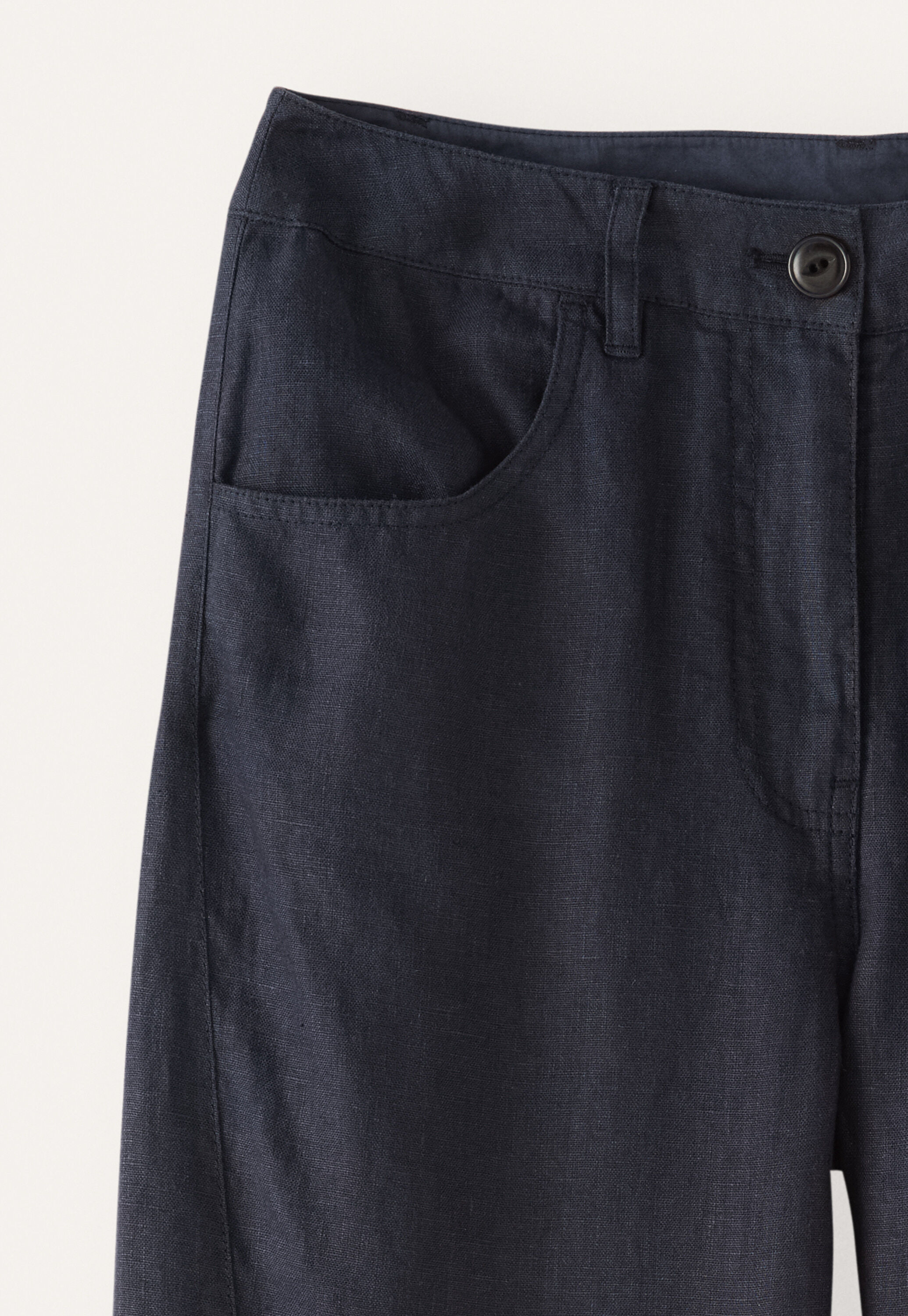 Curved-leg trousers