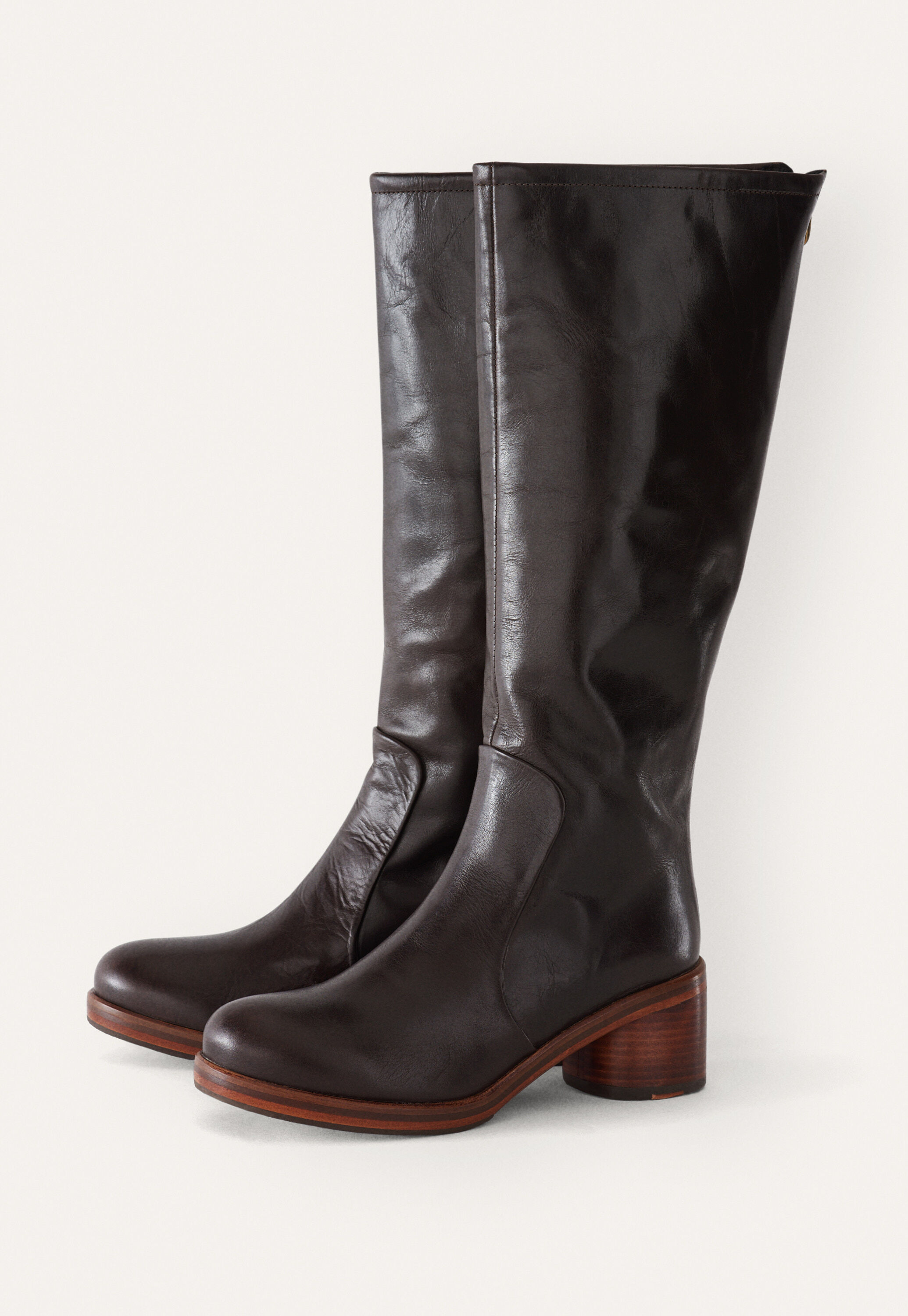 Heeled boots