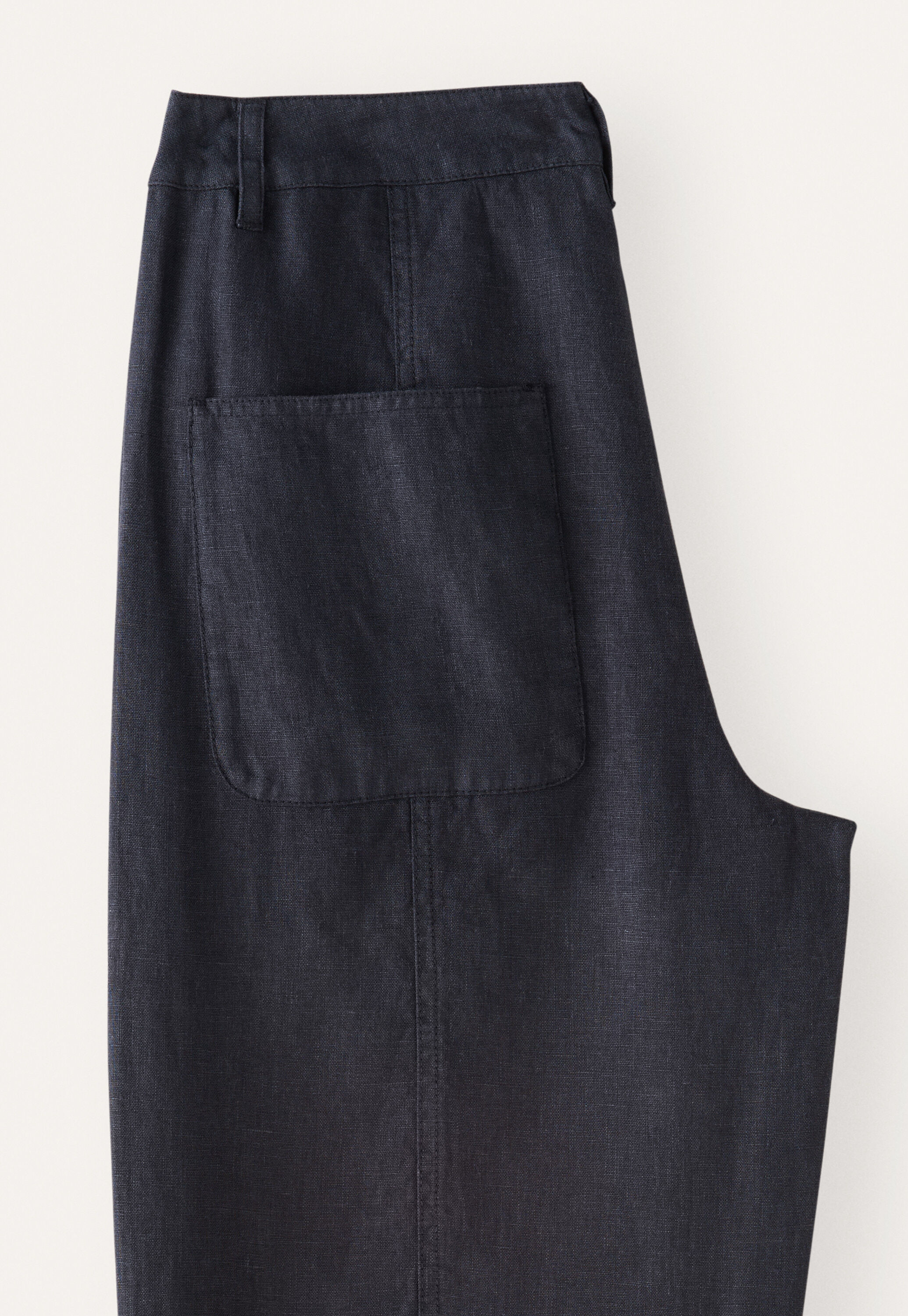 Curved-leg trousers