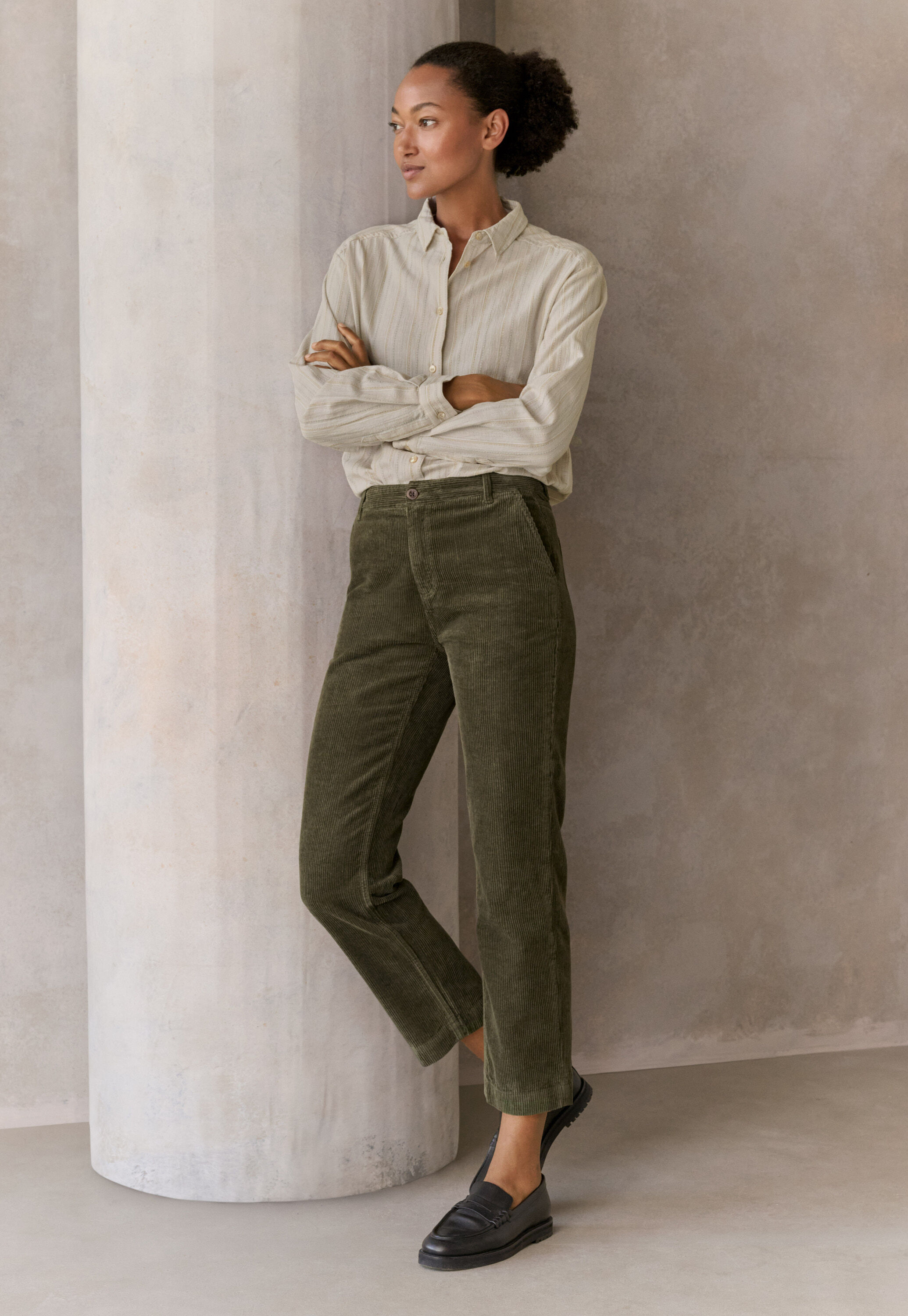 Slim cropped trousers, Dark olive, large
