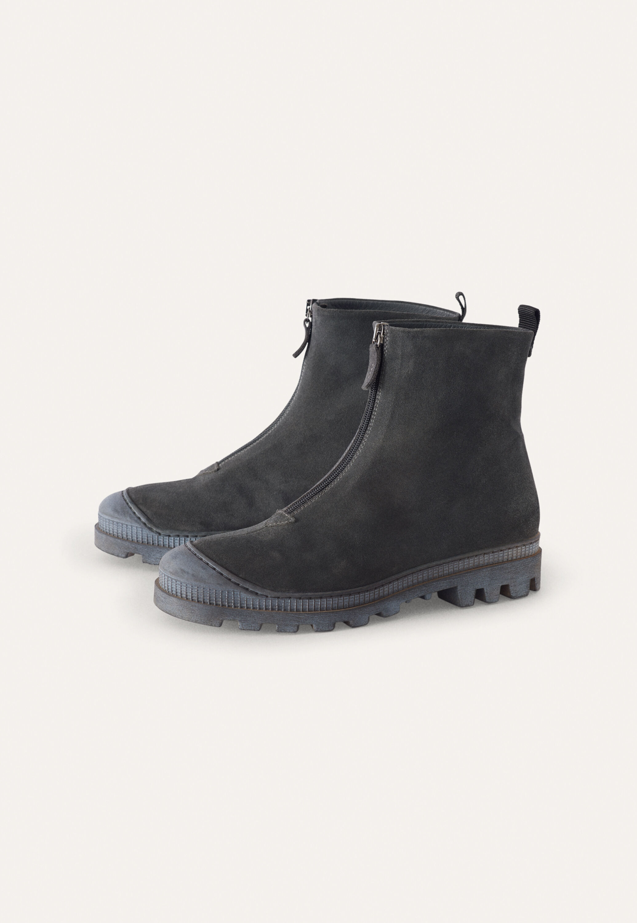 Zipped boots