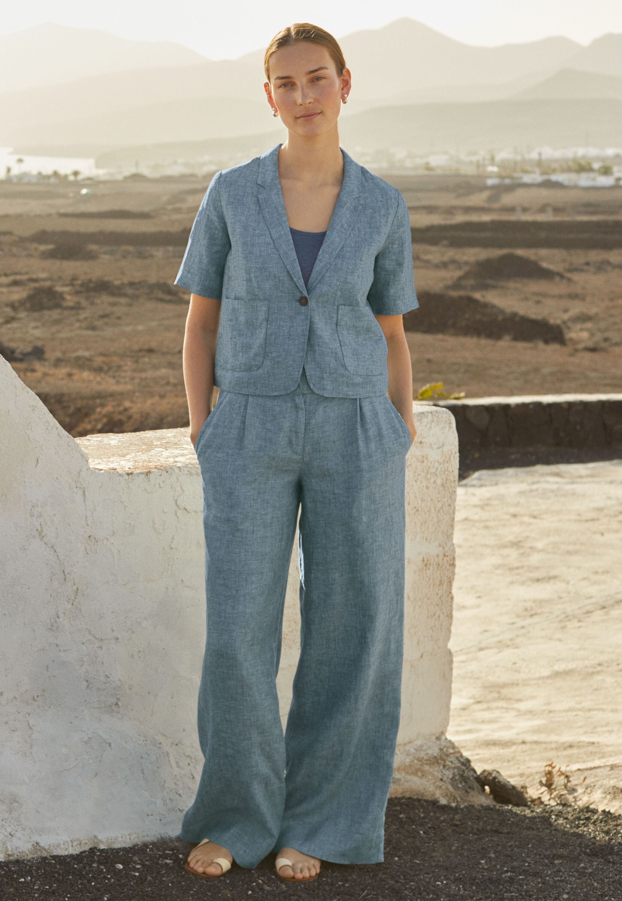 Wide-leg trousers