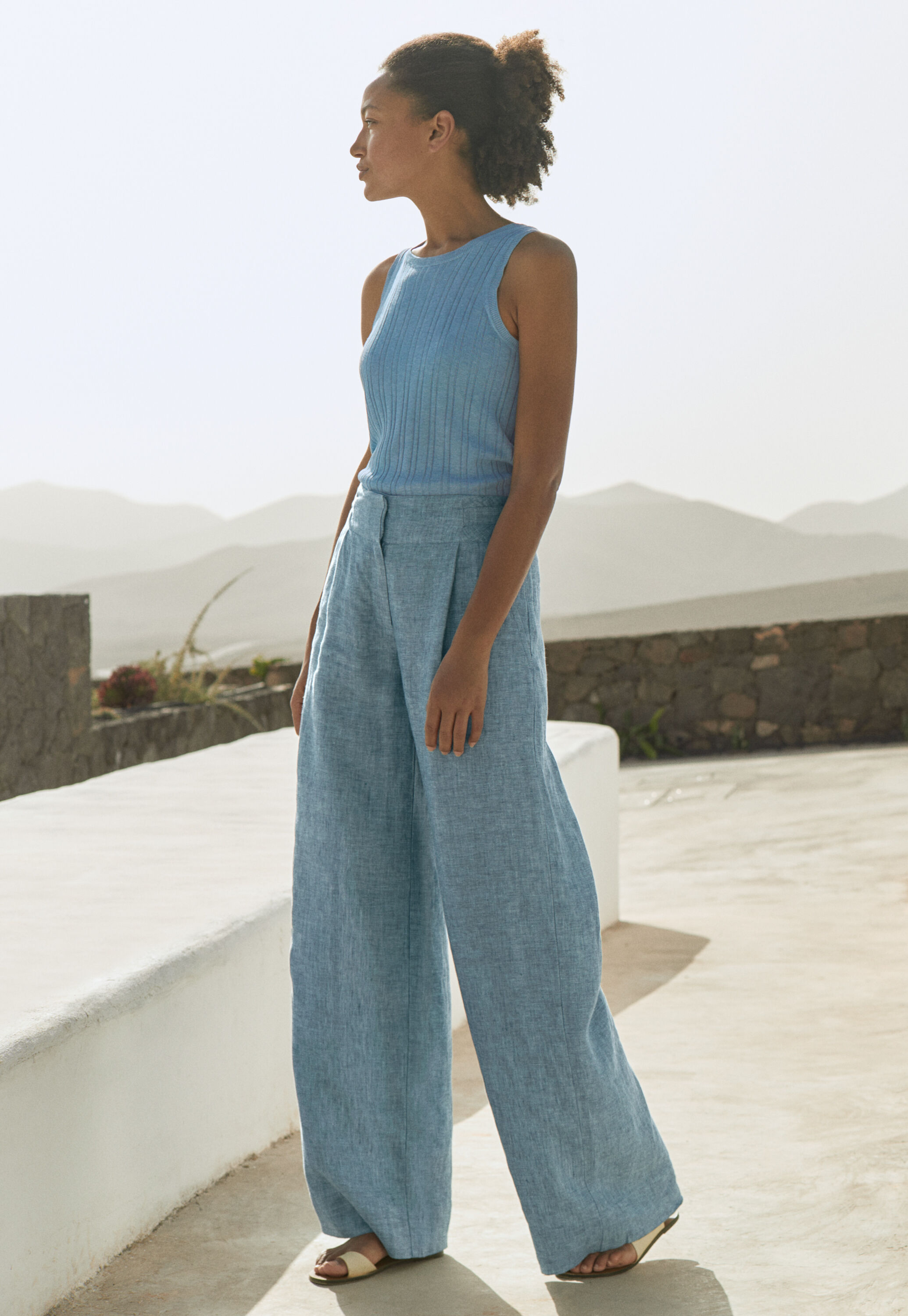 Wide-leg trousers