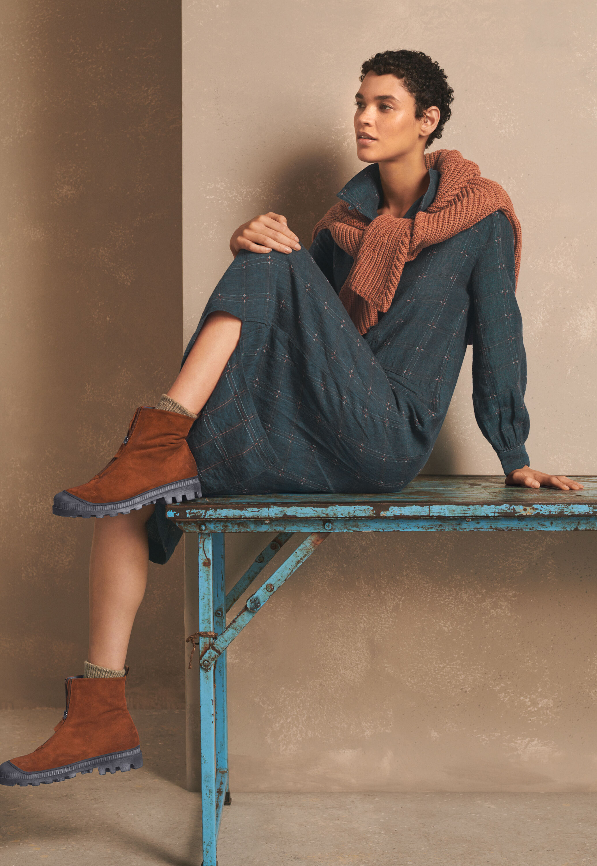 Zipped boots