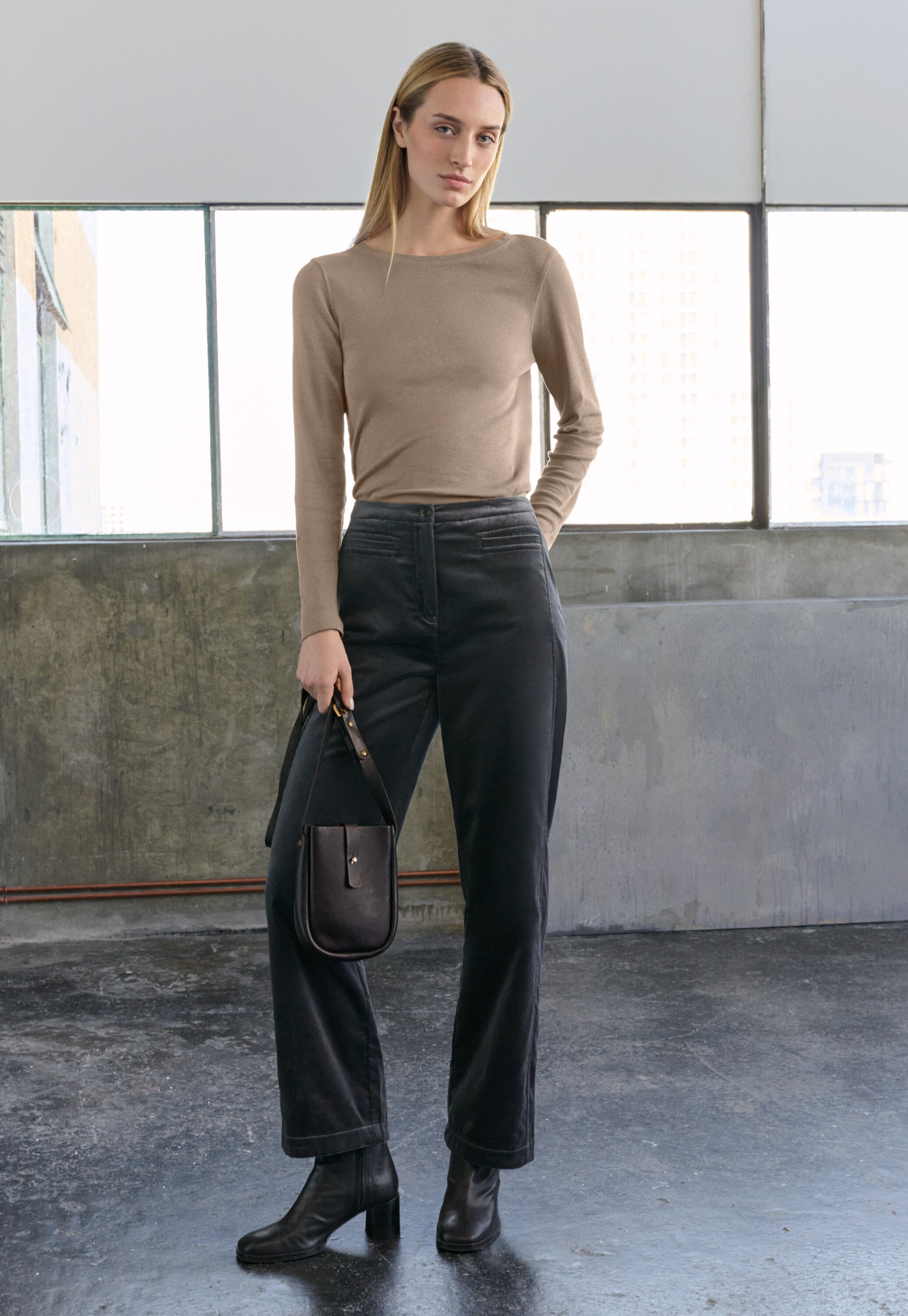 Straight-leg trousers