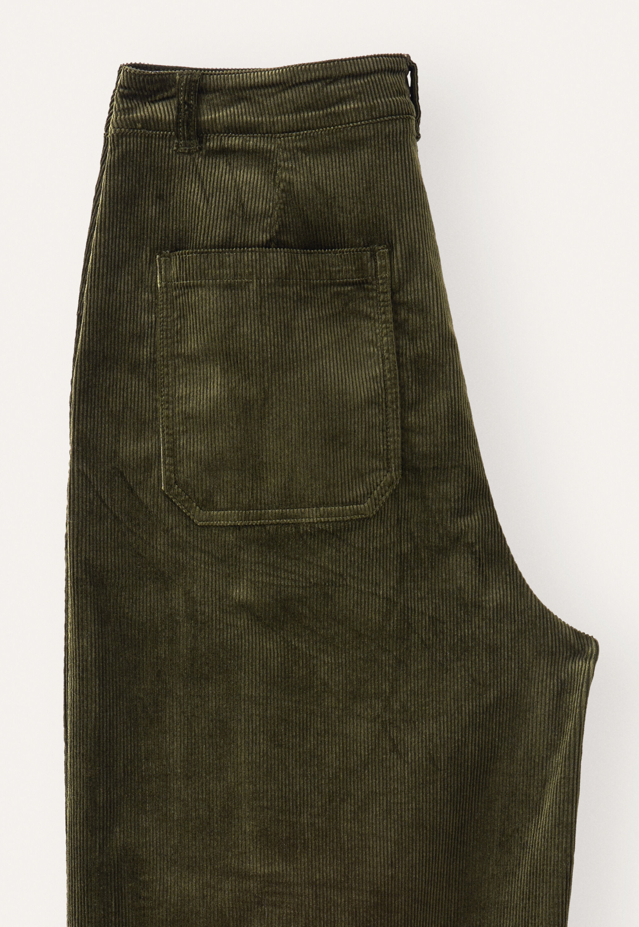 Barrel-leg trousers