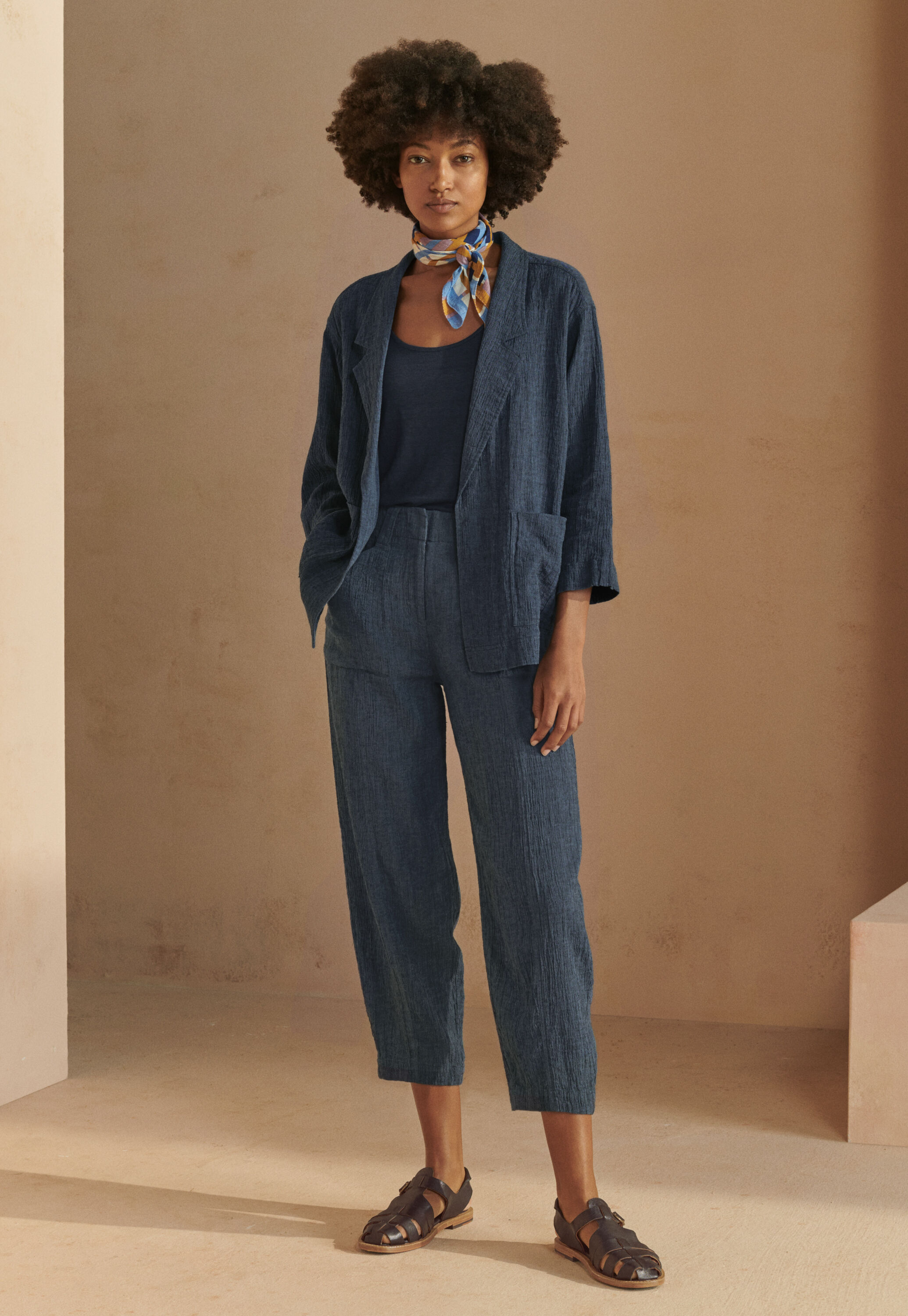 Front-seam trousers