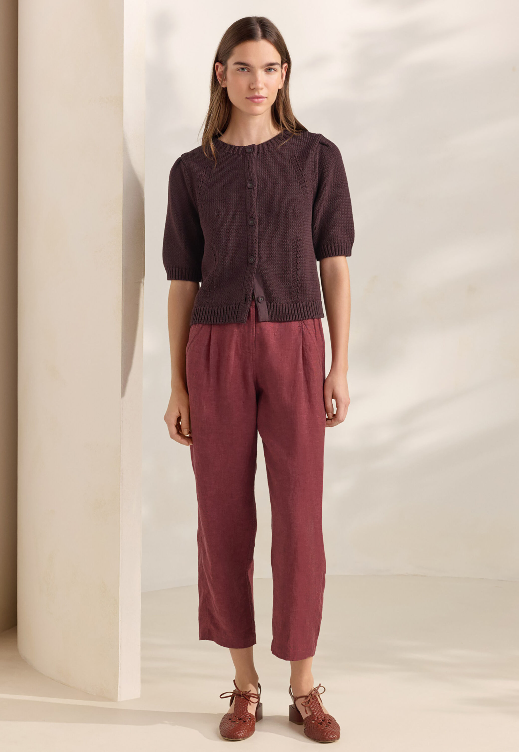 Cropped tapered trousers