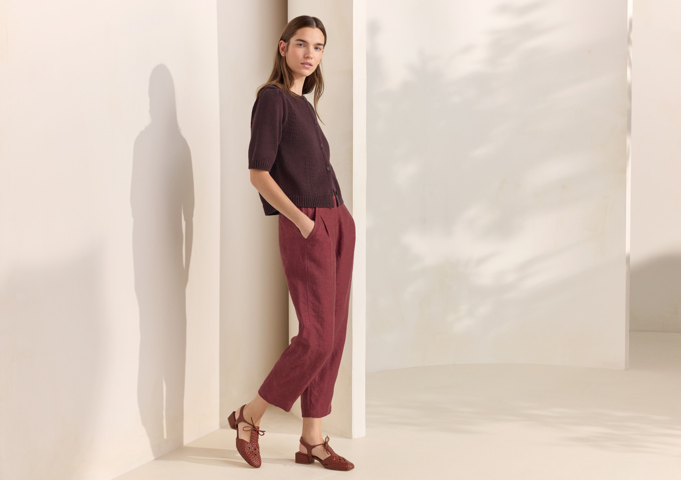 Cropped tapered trousers
