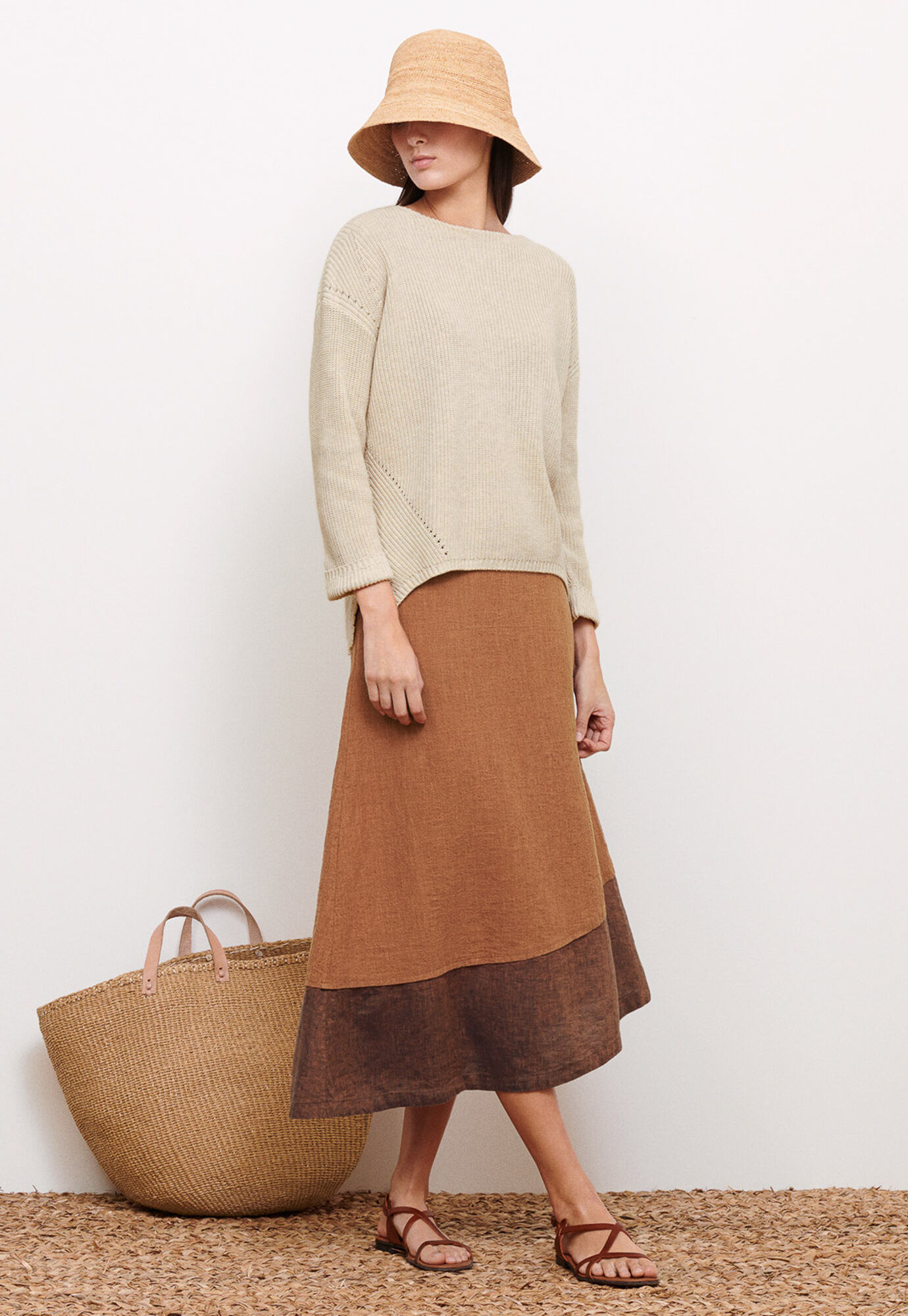 Asymmetric skirt