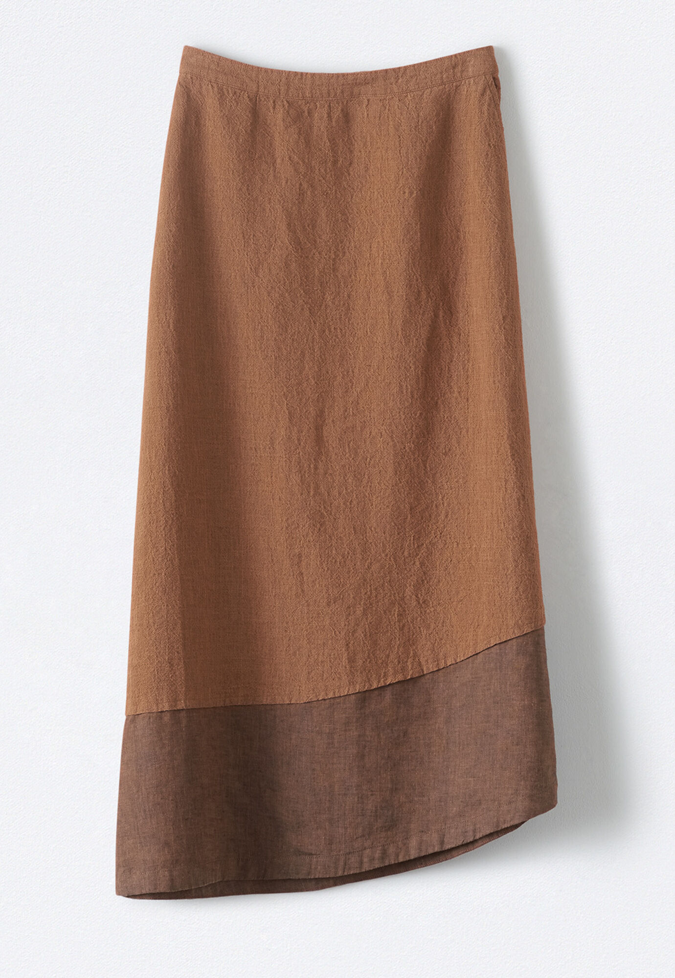 Asymmetric skirt