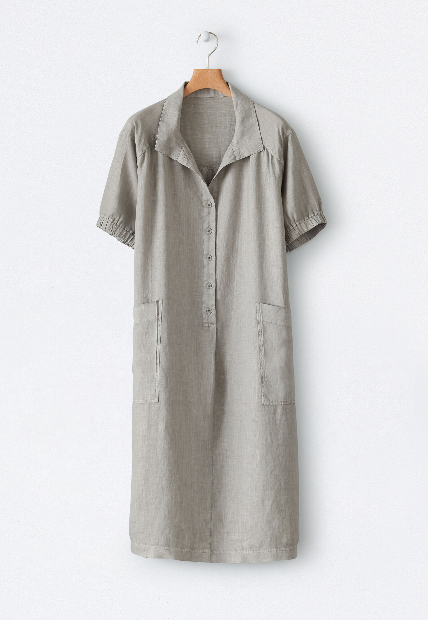Short-sleeve dress