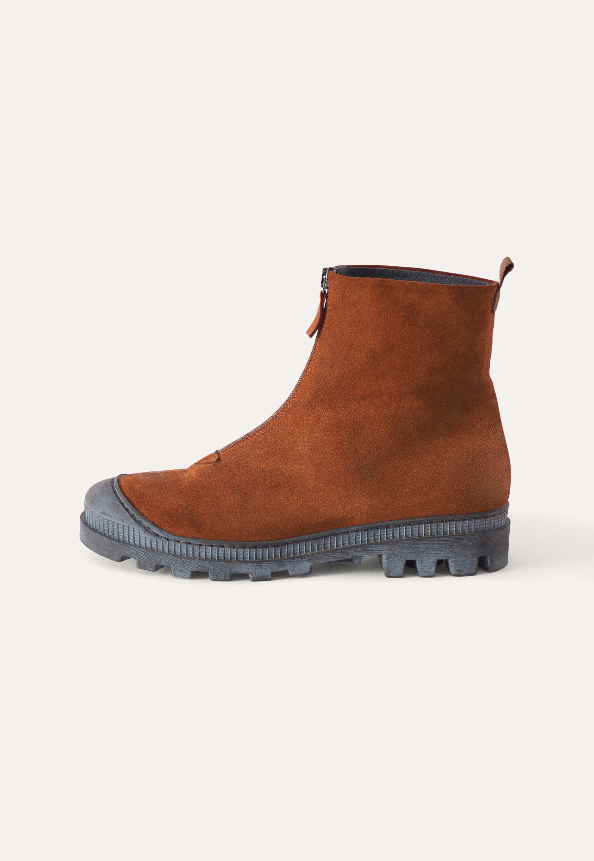 Zipped boots
