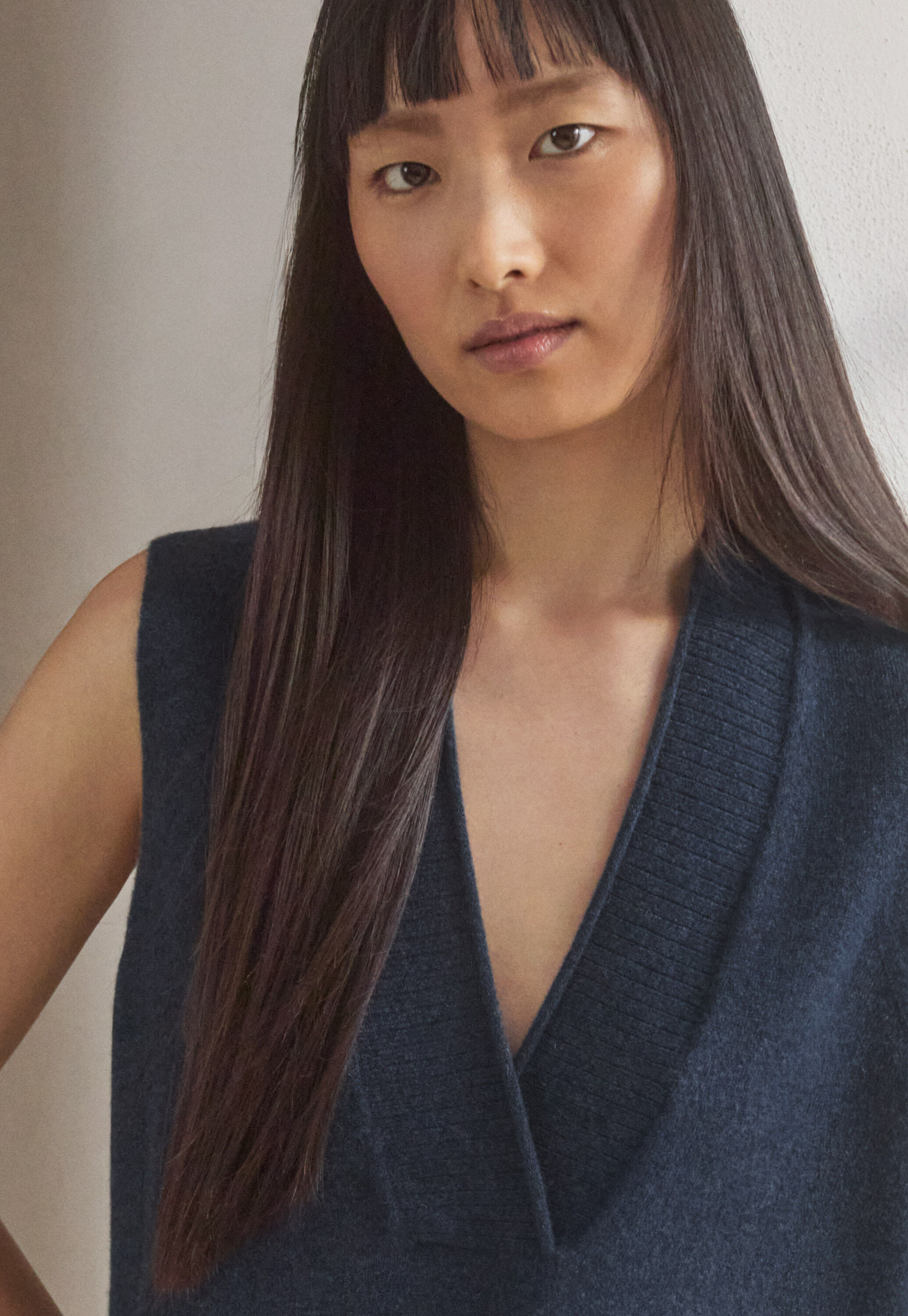Sleeveless v-neck sweater
